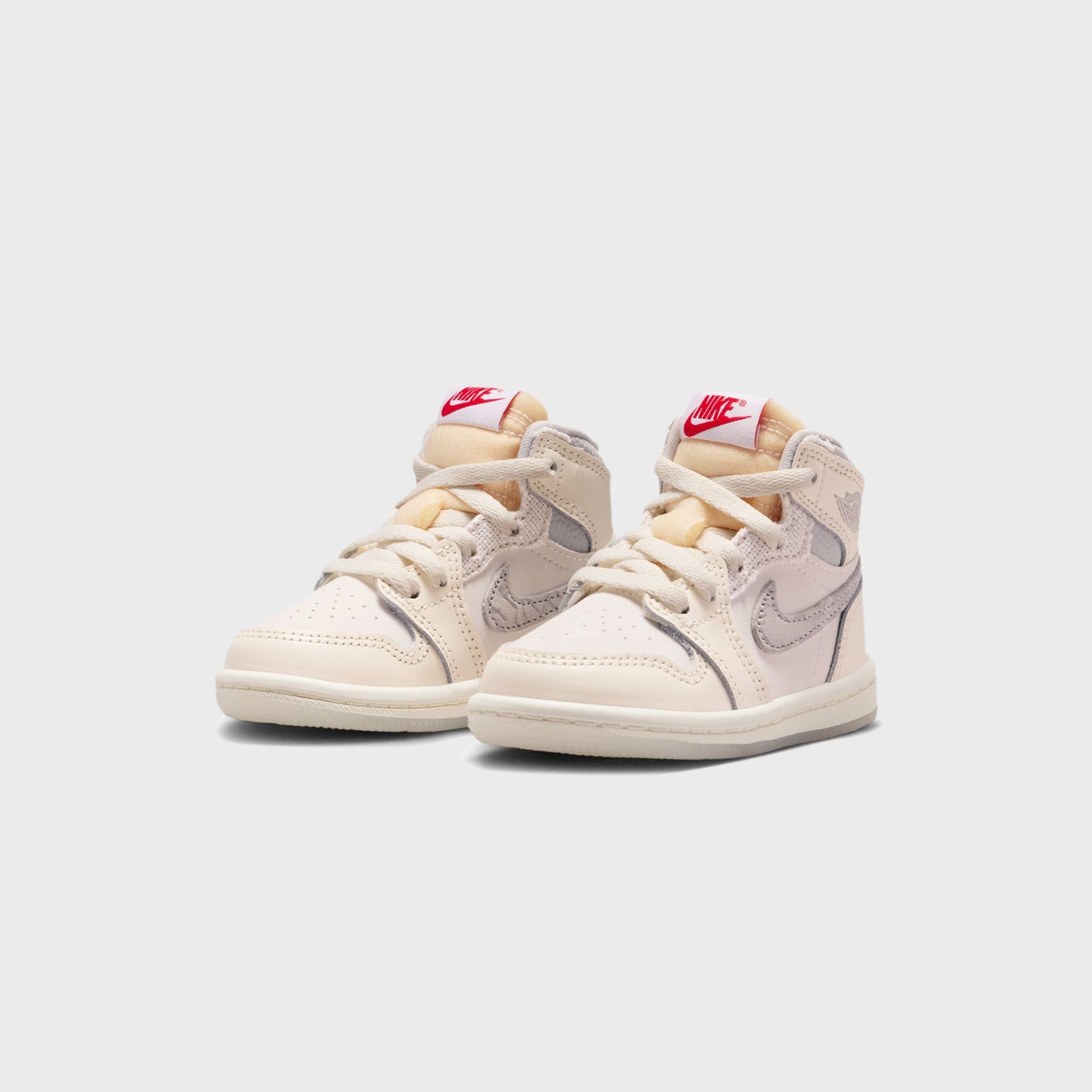 Jordan TD Air Jordan 1 Retro High OG - Sail / University Red/ Pale Ivory / Coconut Milk / Phantom