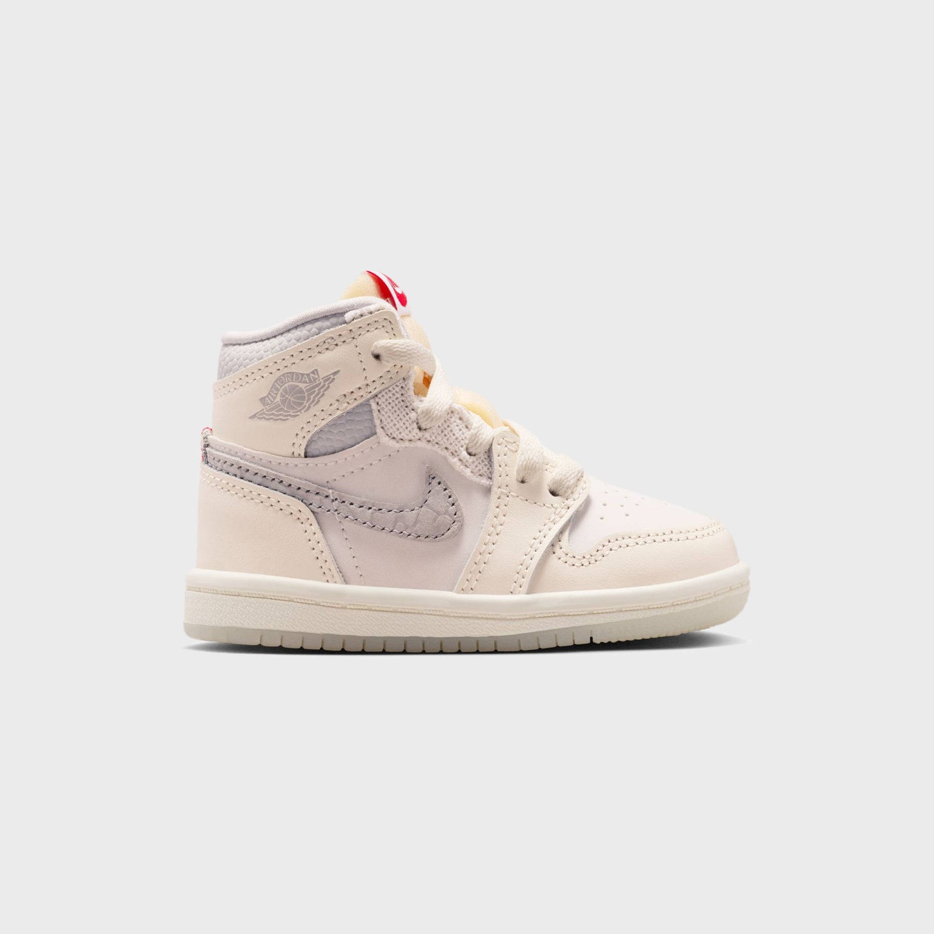 Jordan TD Air Jordan 1 Retro High OG - Sail / University Red / Pale Ivory / Coconut Milk / Phantom