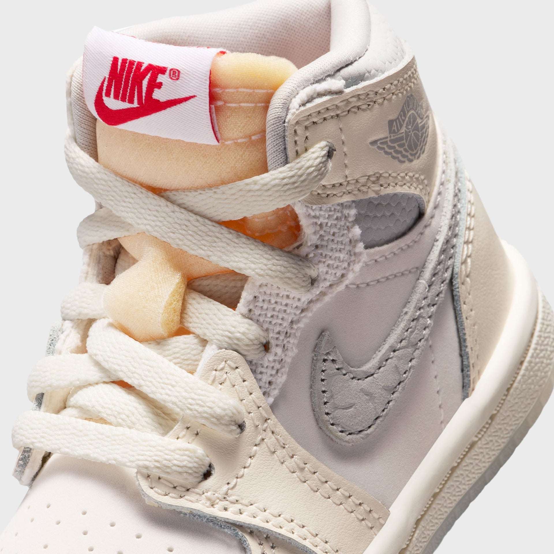 Jordan TD Air Jordan 1 Retro High OG - Sail / University Red/ Pale Ivory / Coconut Milk / Phantom