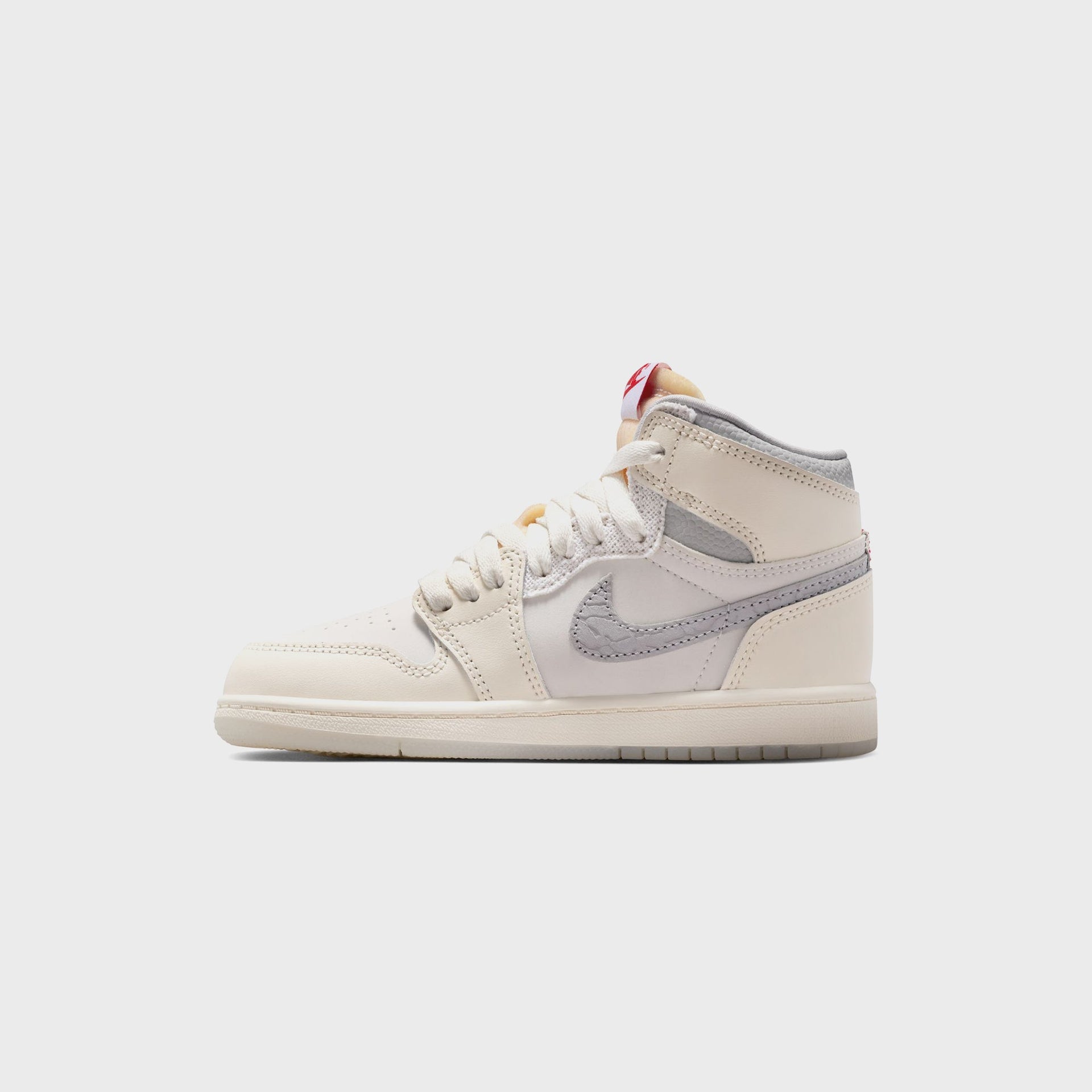 Jordan PS Air Jordan 1 Retro High OG - Sail / University Red/ Pale Ivory / Coconut Milk / Phantom