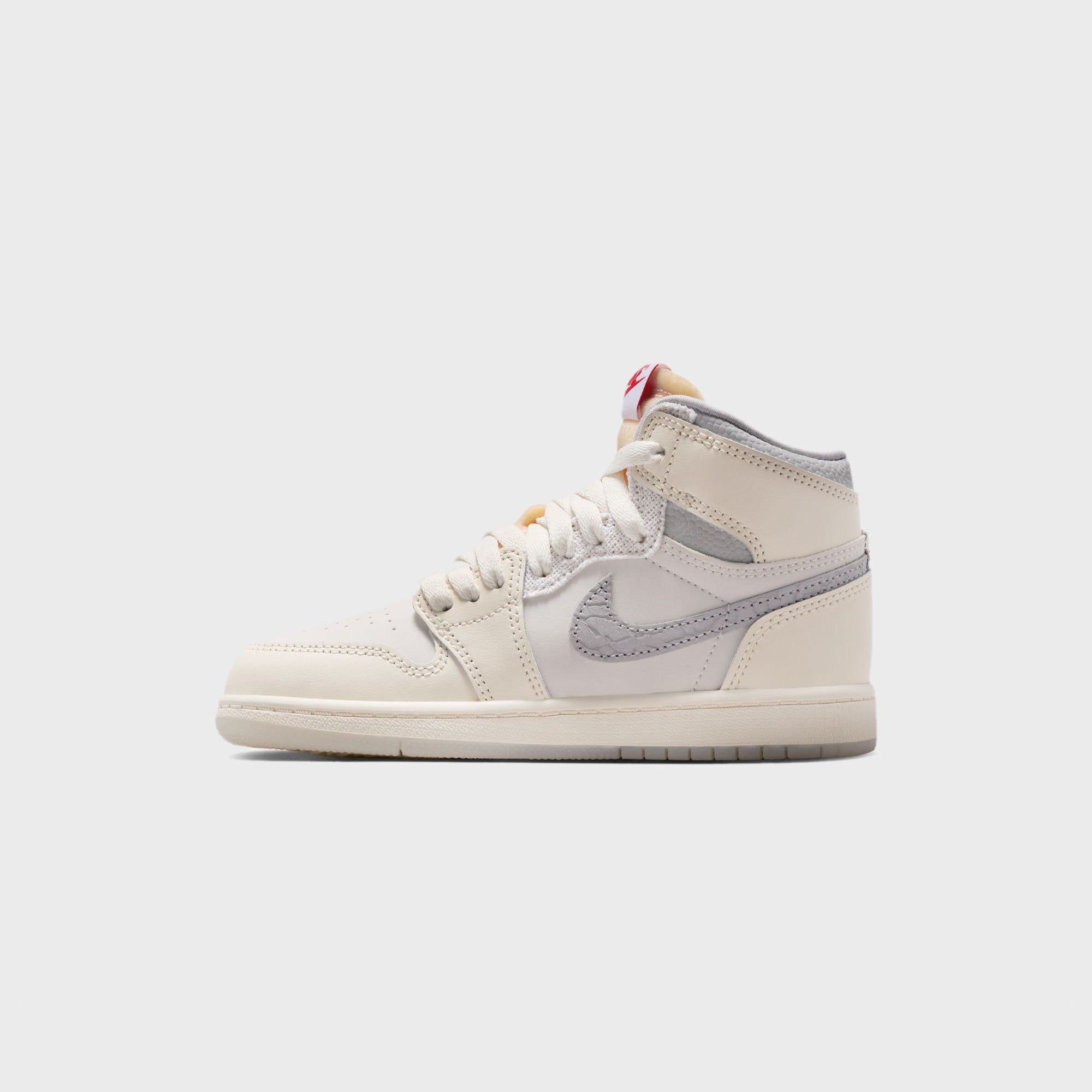 Jordan PS Air Jordan 1 Retro High OG - Sail / University Red Jordan PS Air Jordan 1 Retro High OG - Sail / University Red