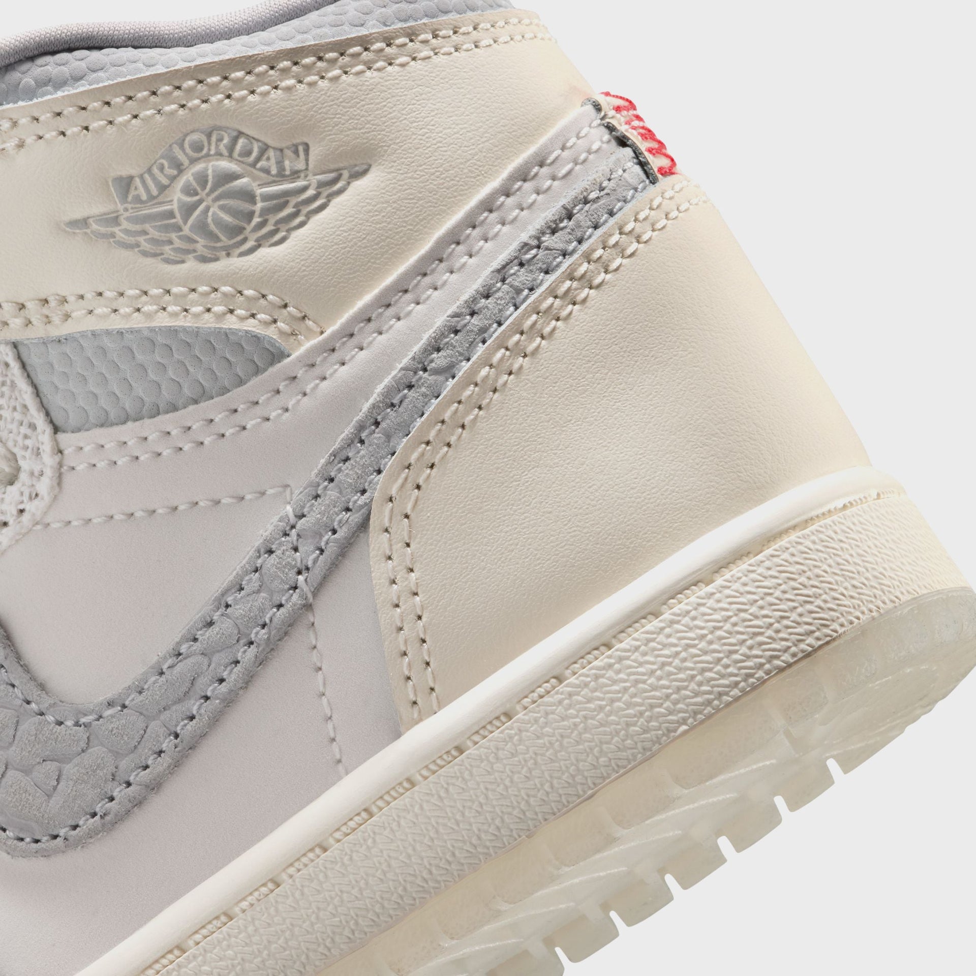 Jordan PS Air Jordan 1 Retro High OG - Sail / University Red/ Pale Ivory / Coconut Milk / Phantom