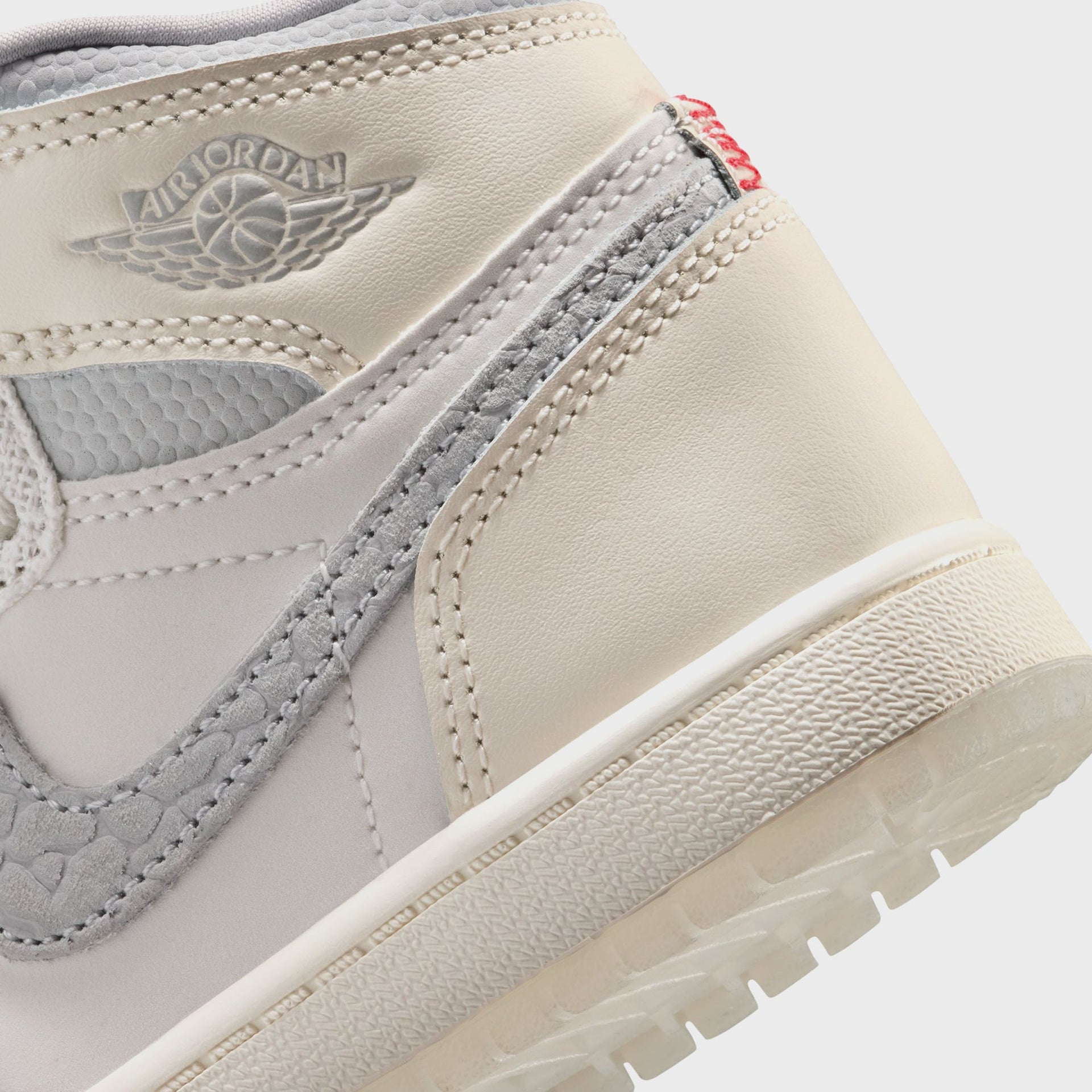 Jordan PS Air Jordan 1 Retro High OG - Sail / University Red / Pale Ivory / Coconut Milk / Phantom