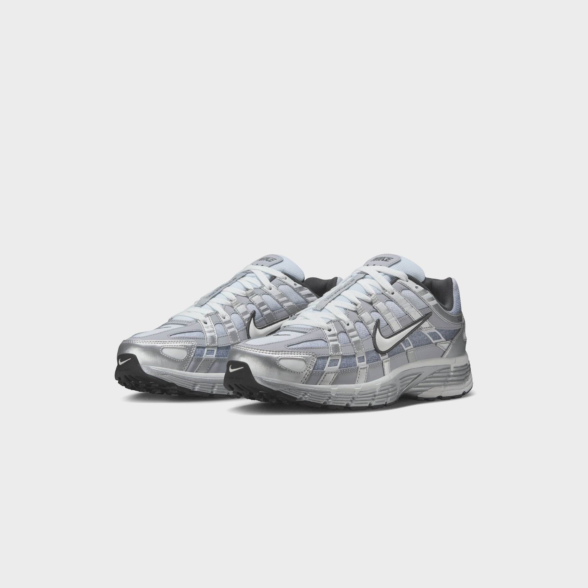 Nike Air Jordan 1 ホワイト/ブラック　シュプリーム kith Nike Air Jordan 1 Retro High OG | Kith