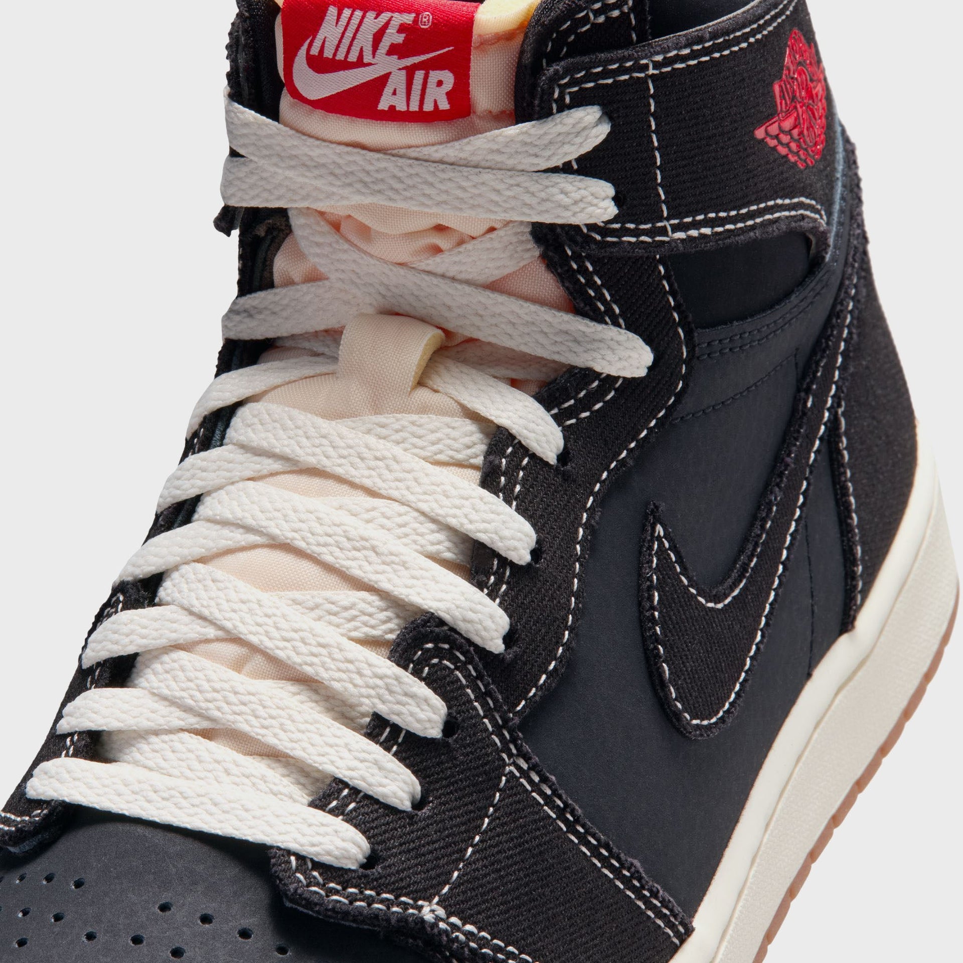 Jordan Air Jordan 1 Retro High OG - Black / Sail / Gum / Medium Brown