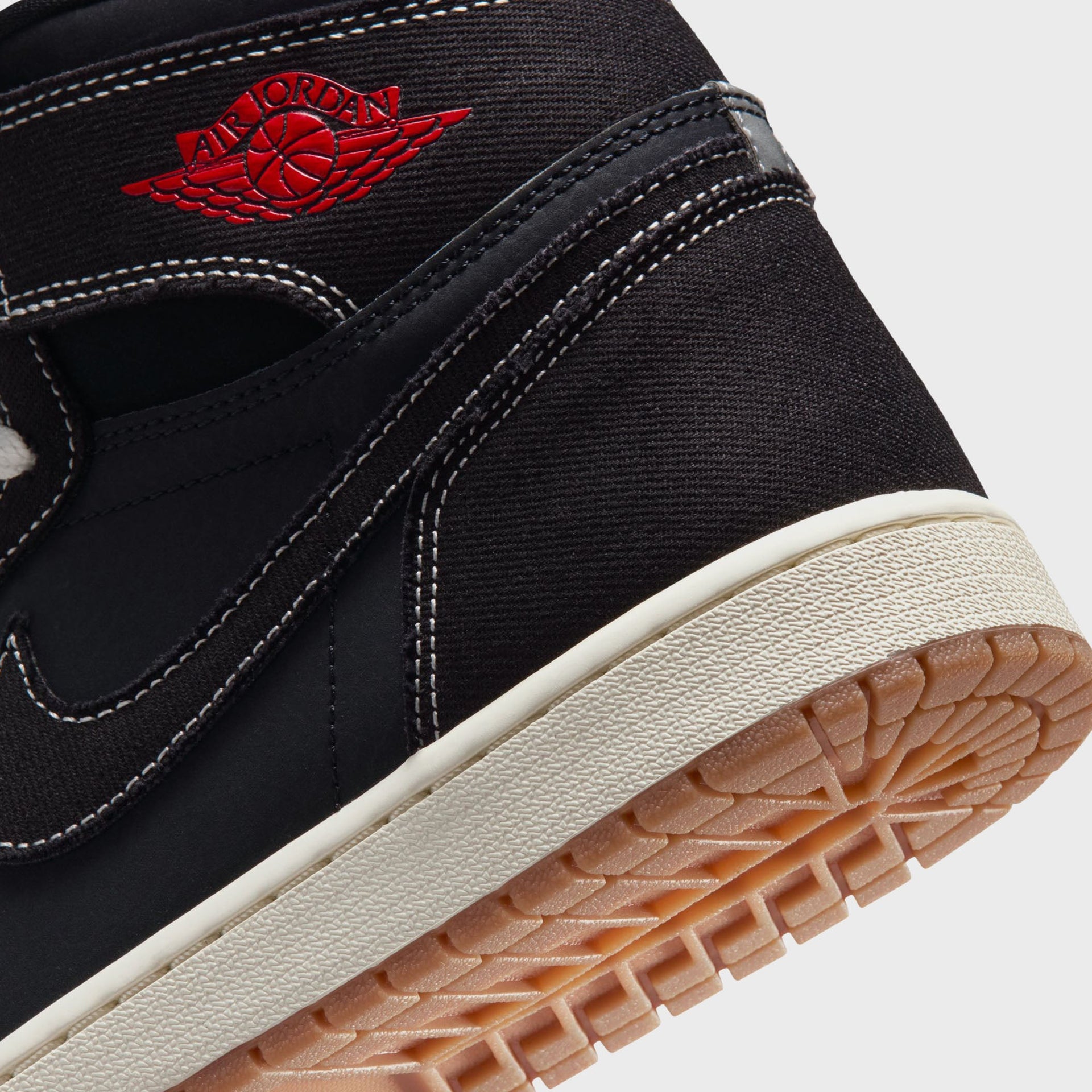 Jordan Air Jordan 1 Retro High OG - Black / Sail / Gum / Medium Brown