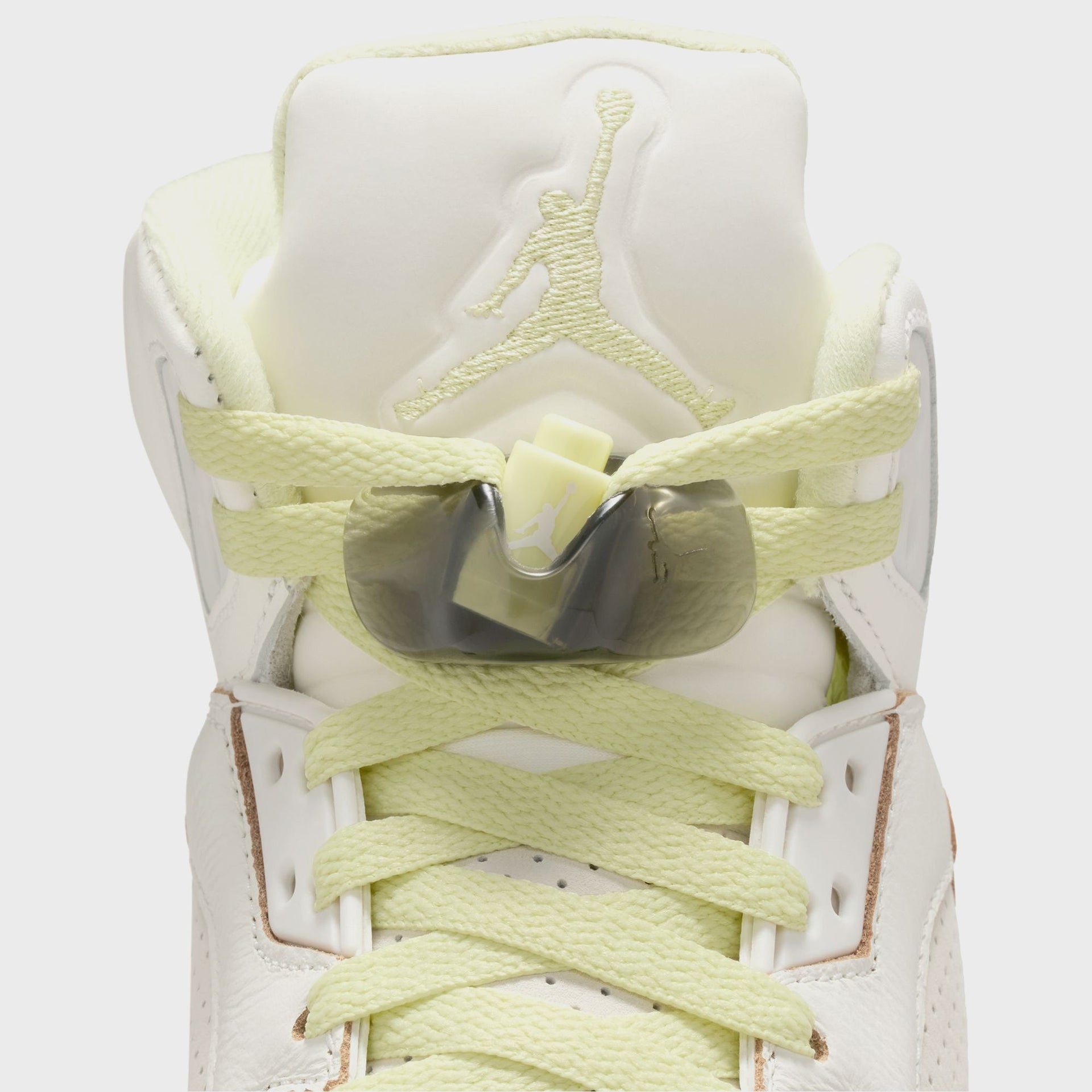 Jordan WMNS Air Jordan 5 Retro - Sail / Luminous Green / Anthracite