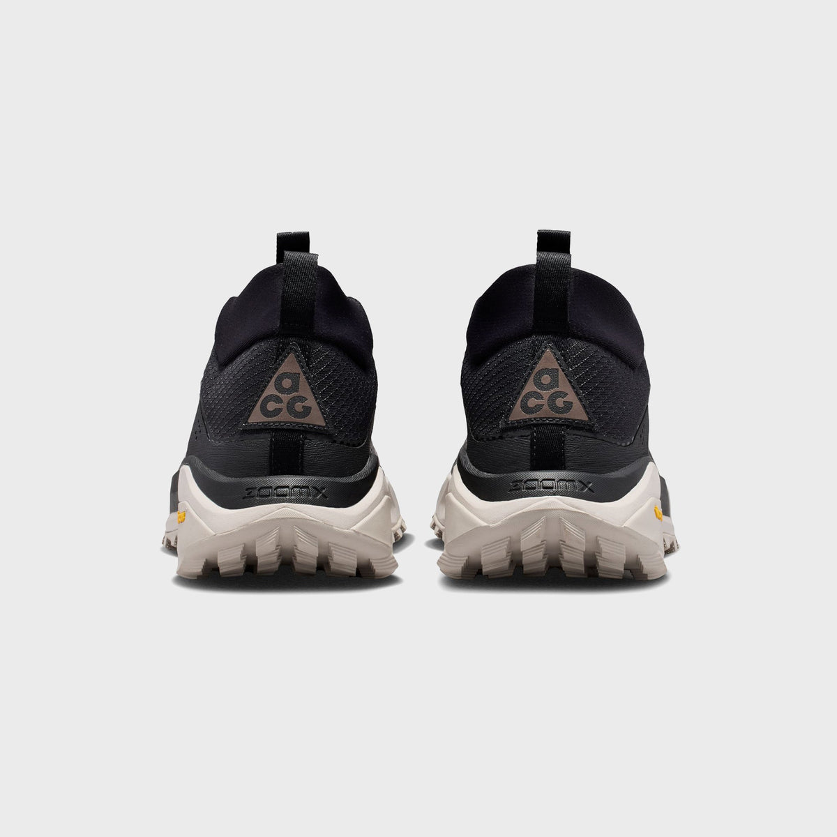 Nike ACG Zegama Hike - Black / Ironstone / Cream
