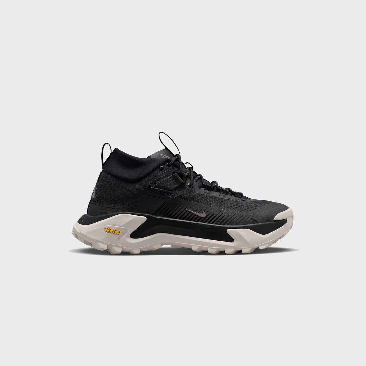 Nike ACG Zegama Hike - Black / Ironstone / Cream
