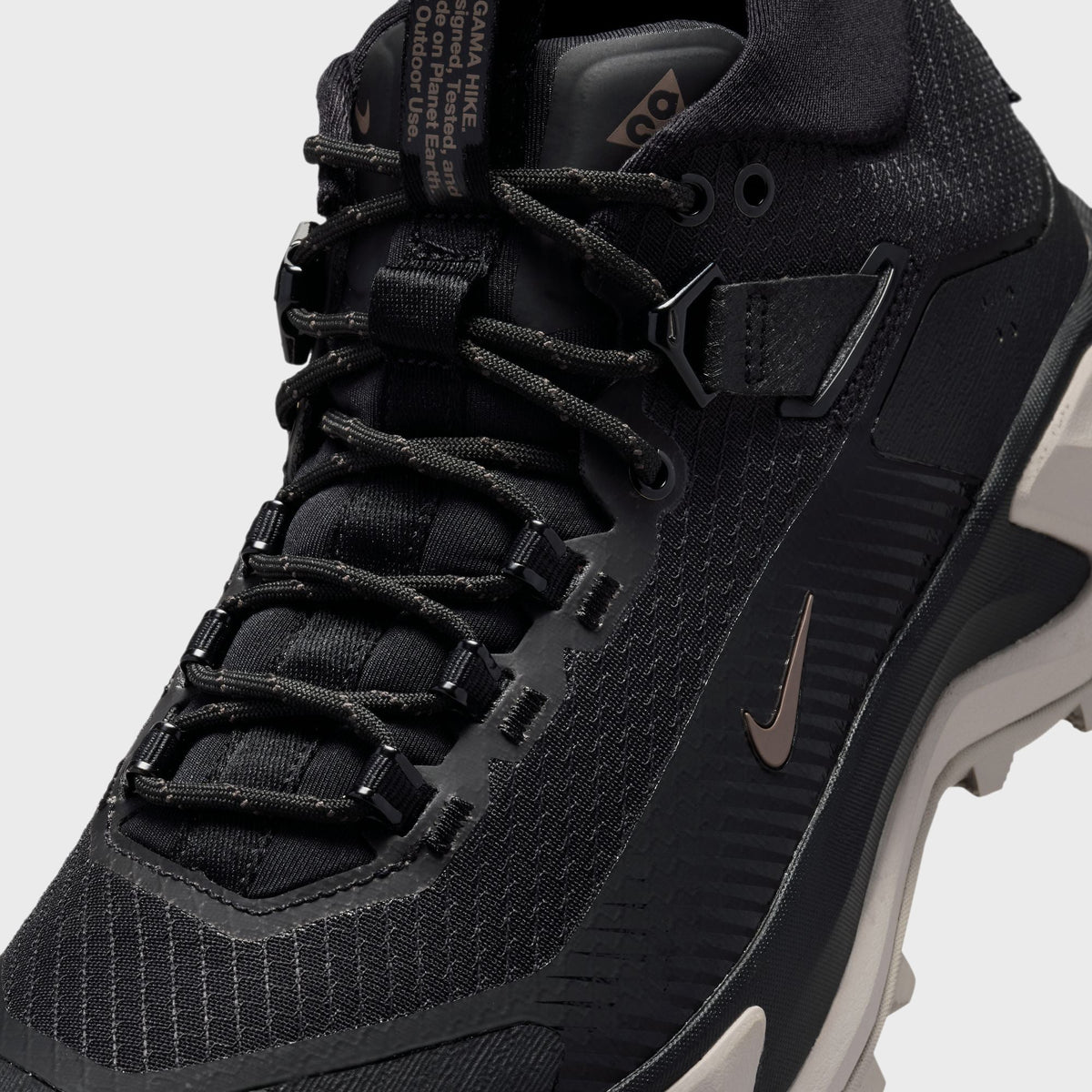 Nike ACG Zegama Hike - Black / Ironstone / Cream