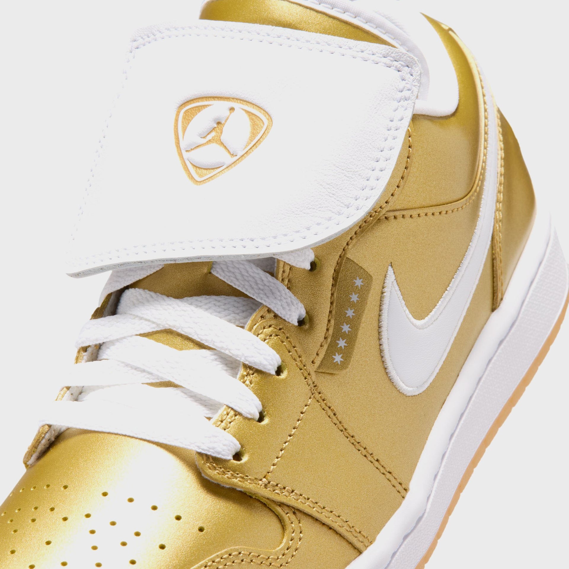 Jordan WMNS Air Jordan 1 Low - Gold / White / Gum Yellow