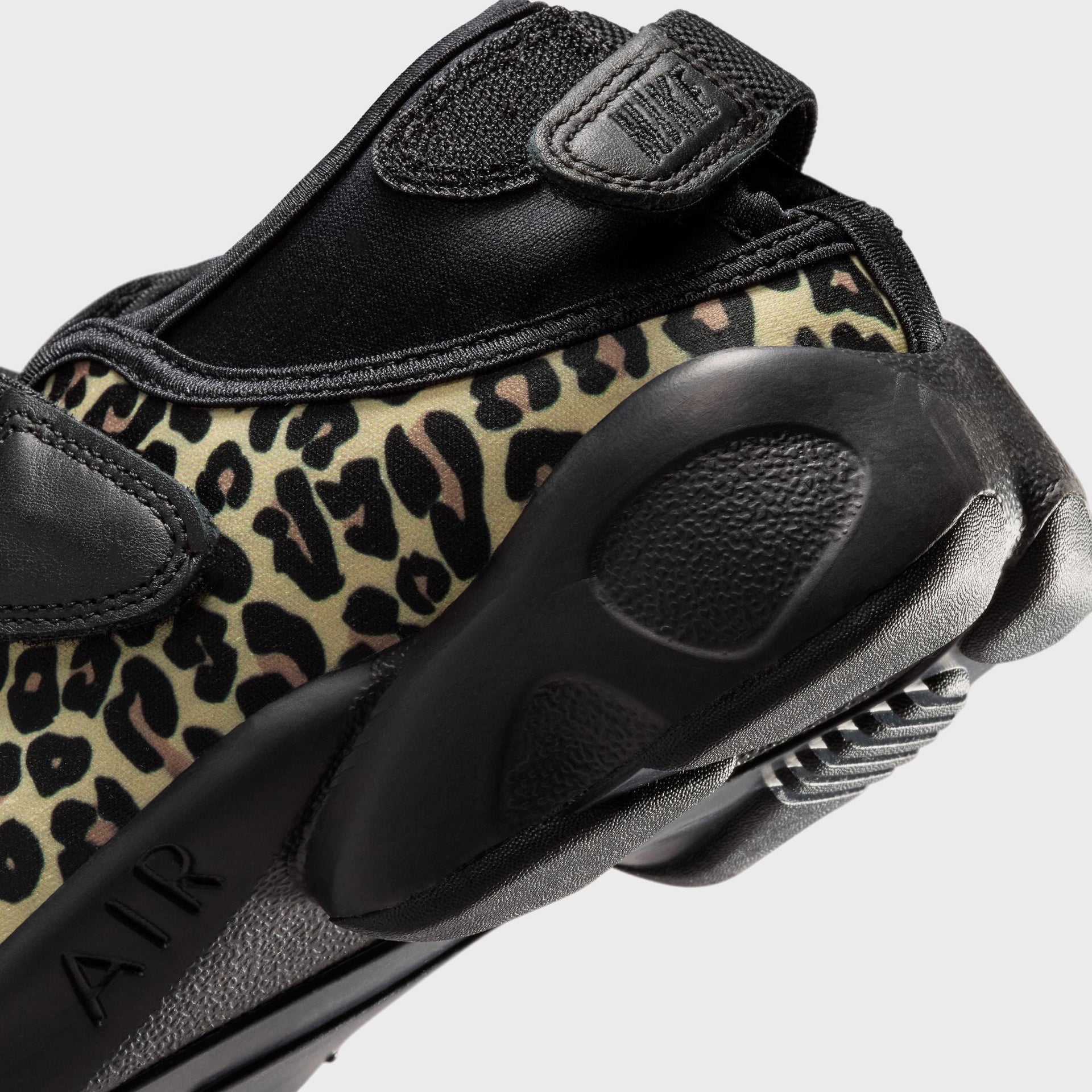 Nike WMNS Air Rift - Black / Hemp