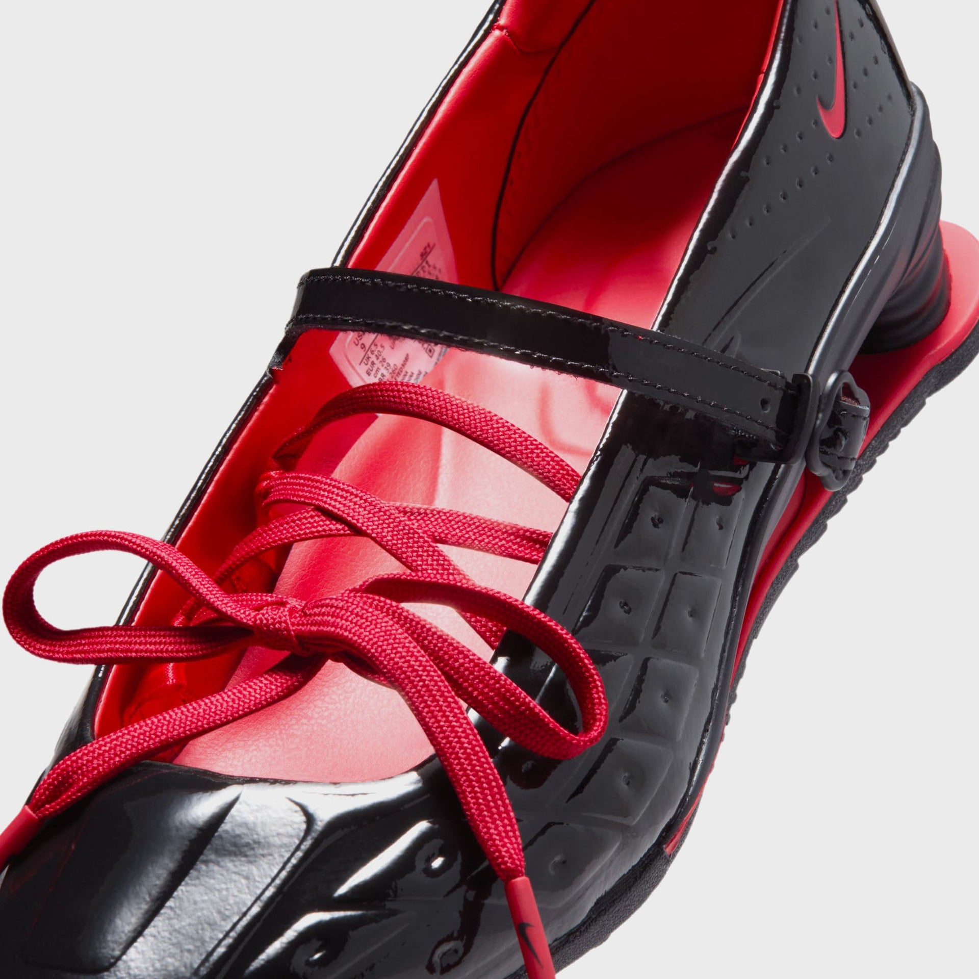 Nike x LABELHOOD WMNS Shox Z Calistra - Black / University Red