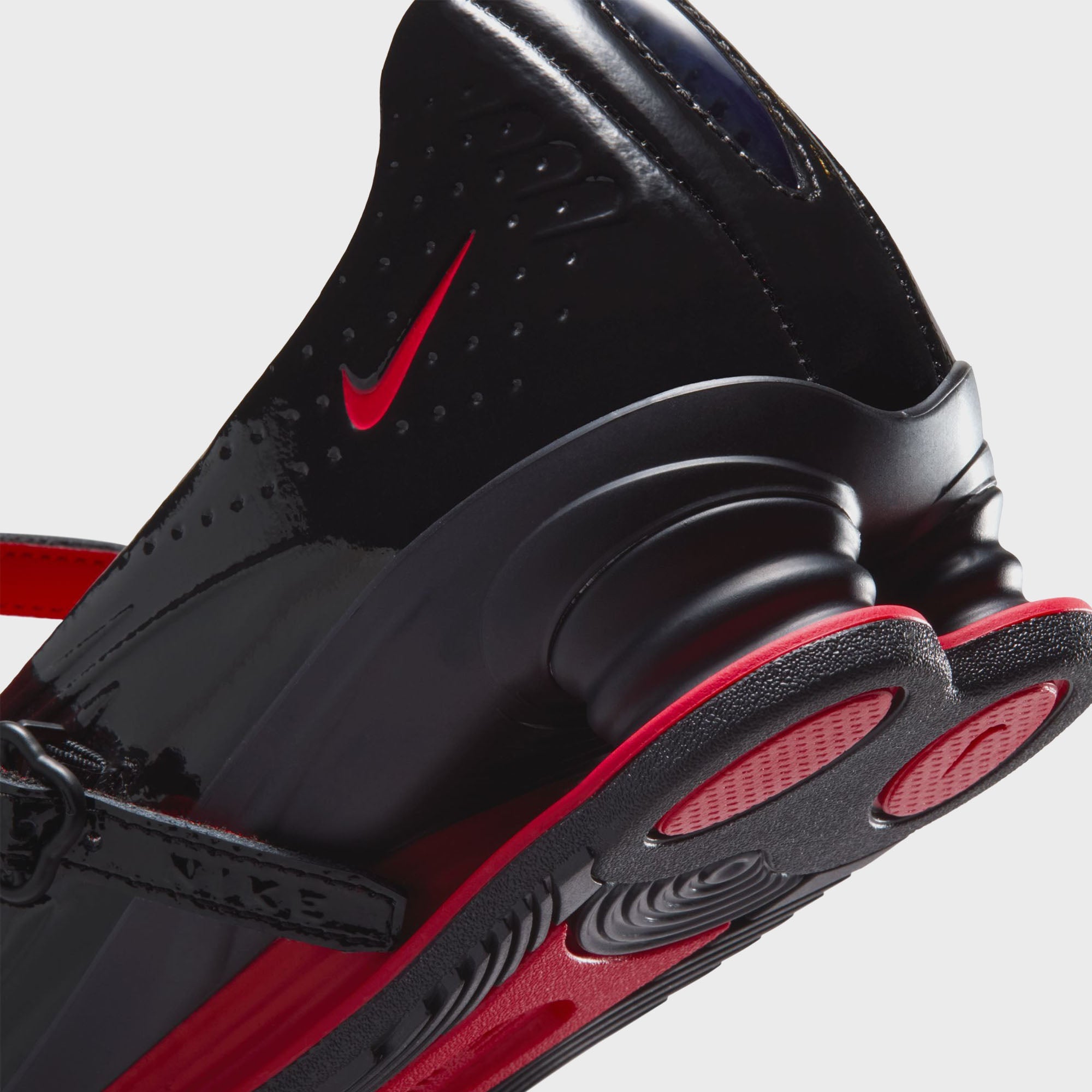 シューズ NIKESHOXTLBLACK/UNIVERSITYRED Nike x LABELHOOD WMNS Shox Z Calistra - Black / University Red