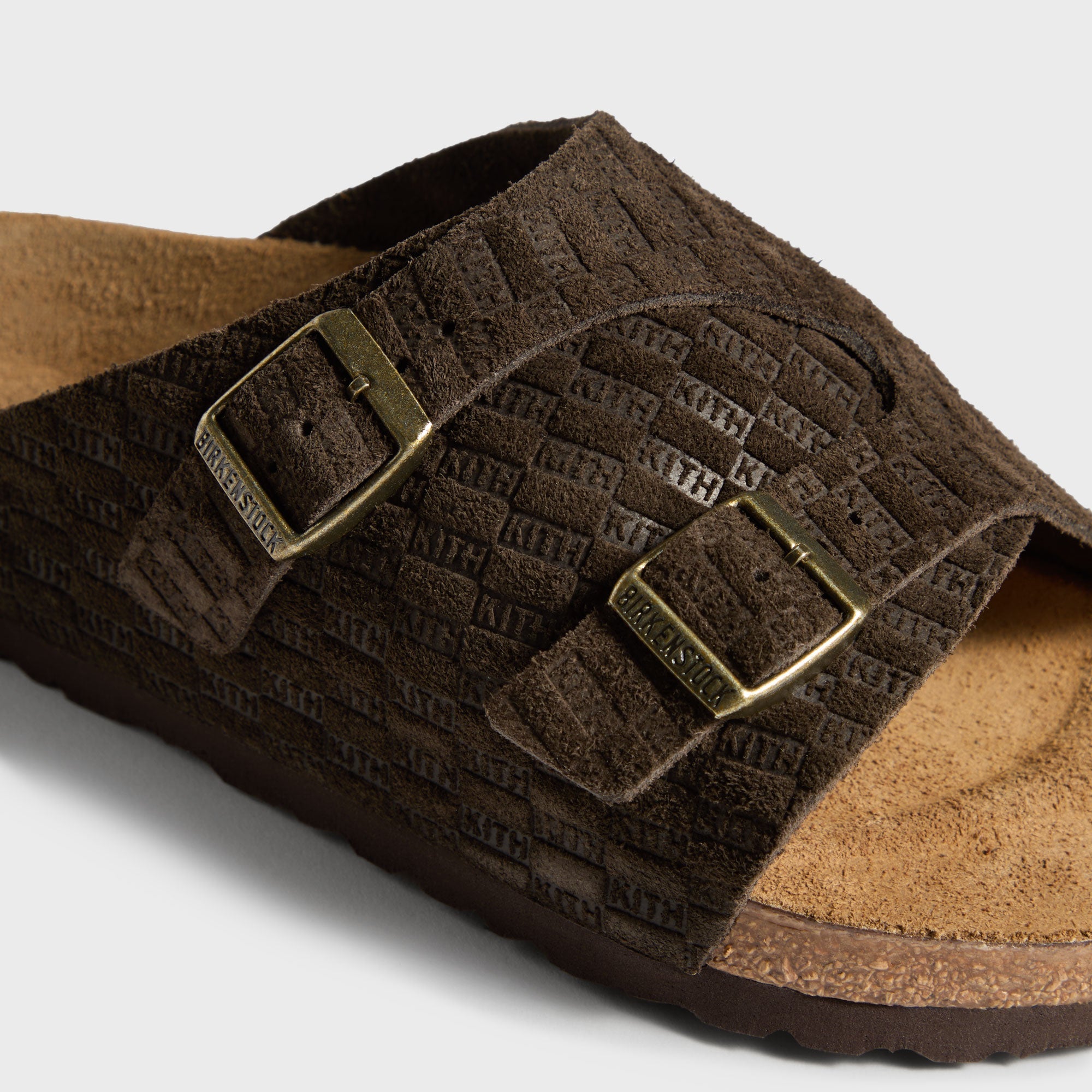 靴 Kith for Birkenstock Zurich Deboss 28 Kith for Birkenstock Zurich Deboss - Espresso – Kith Canada