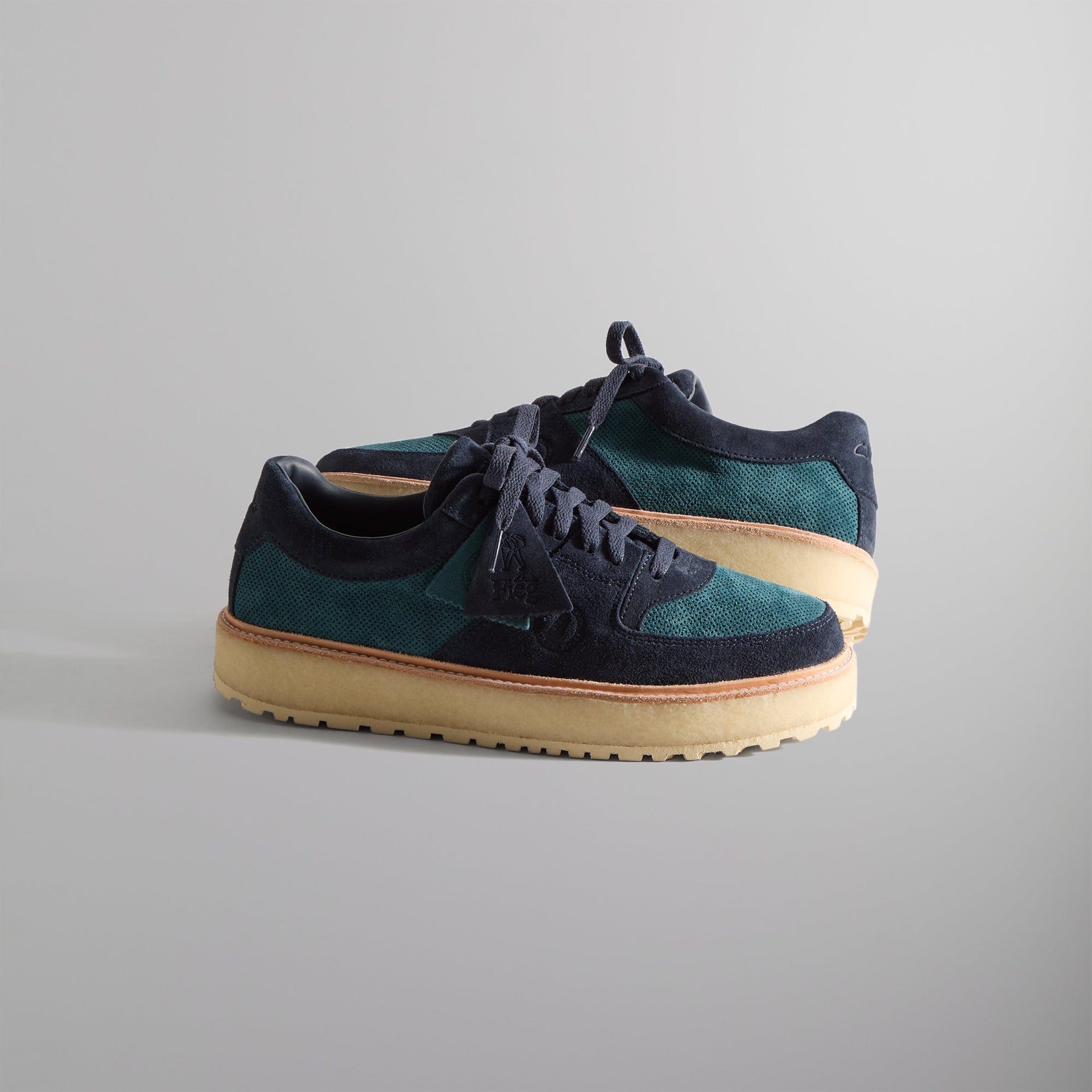 8th St by Ronnie Fieg for Clarks Originals Sandford 2 - Carbon / Stargazer