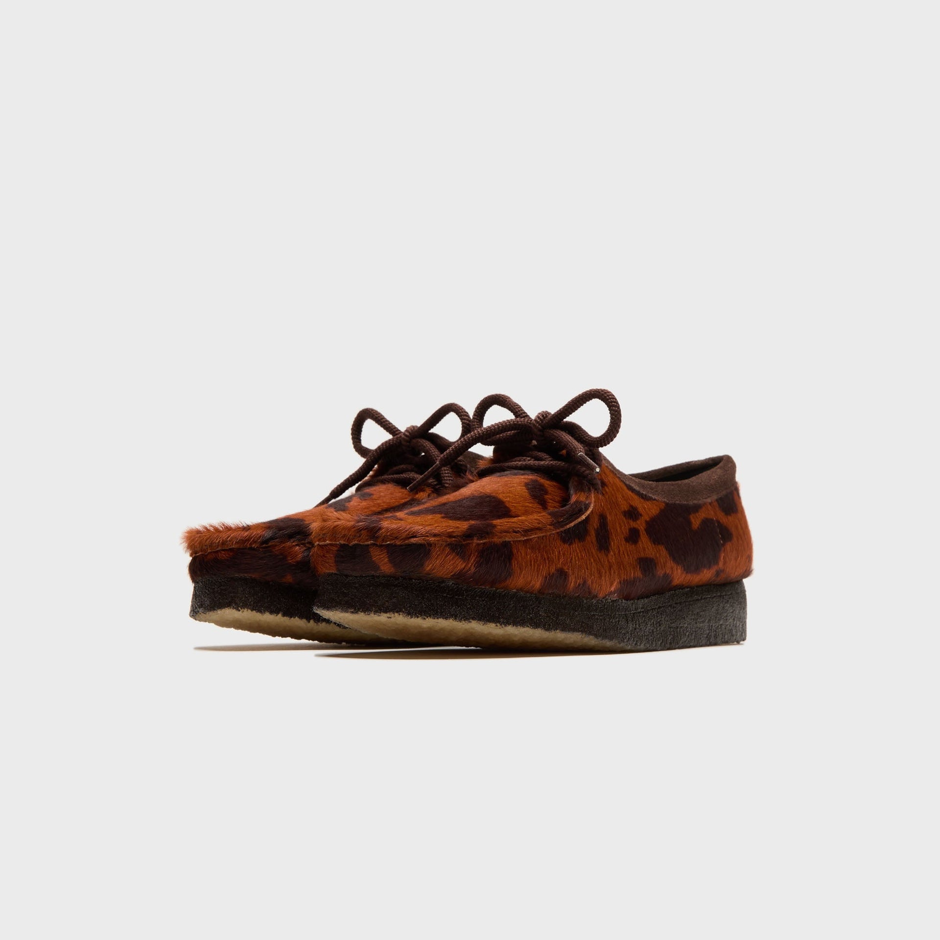 Clarks WMNS Wallabee - Brown Cow Print