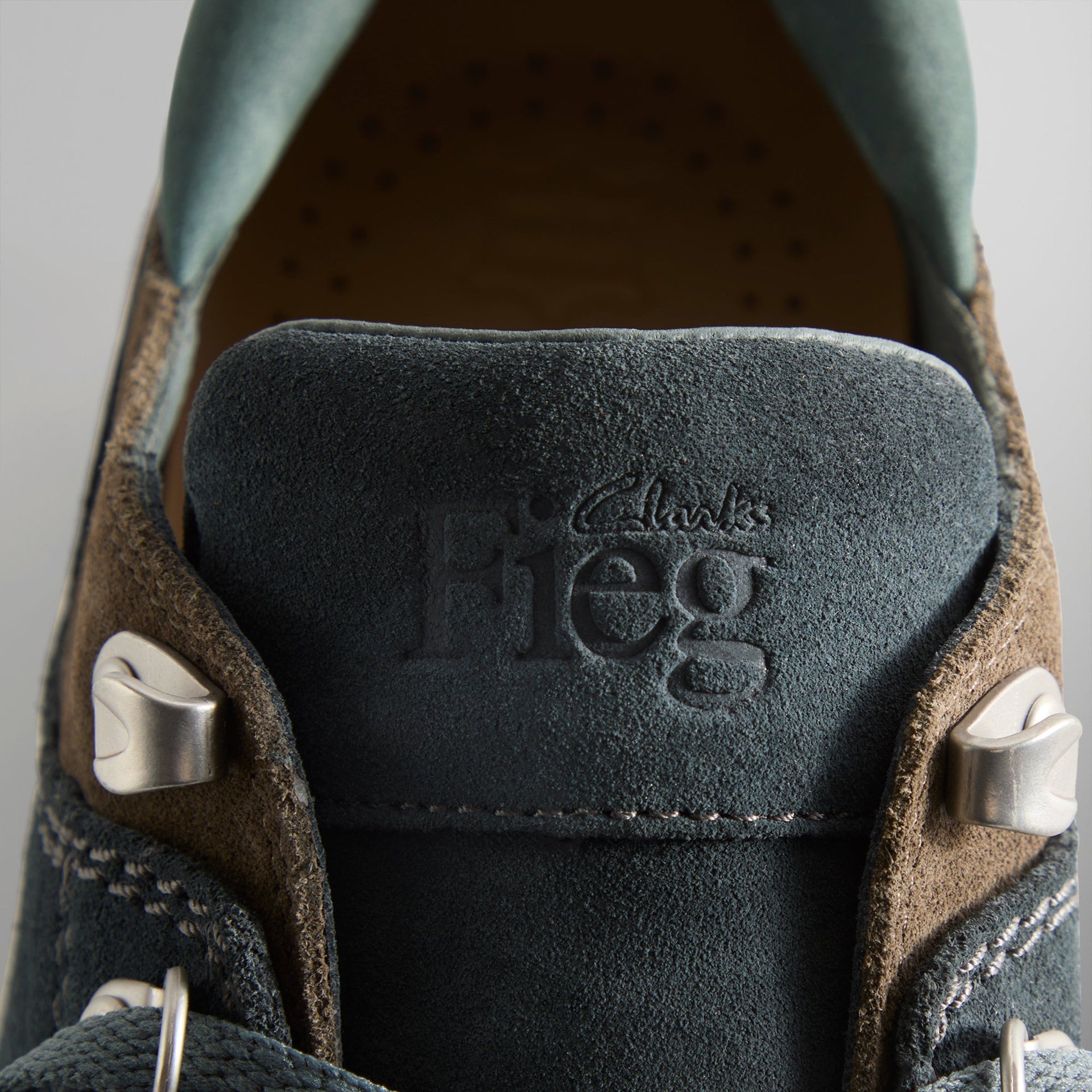 8th St by Ronnie Fieg for Clarks Originals Sunderland - Dark Teal Combi PH