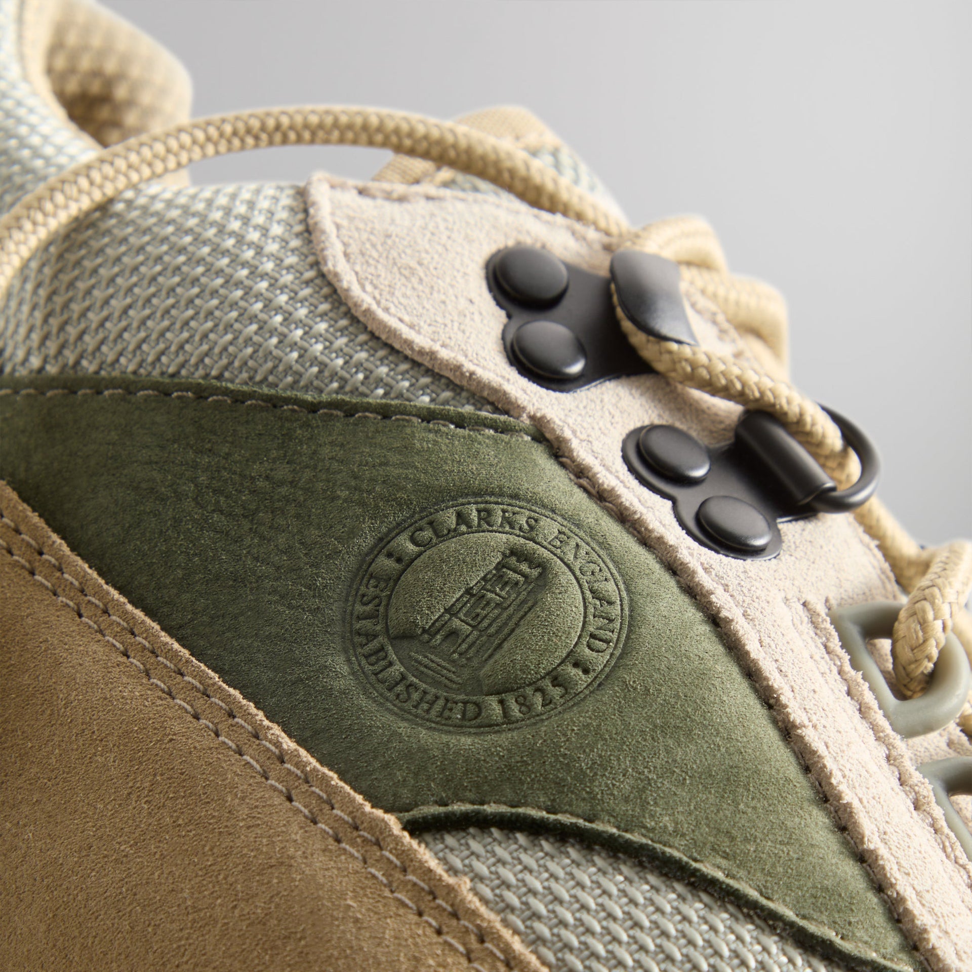 8th St by Ronnie Fieg for Clarks Originals Laddow - Sand Combi