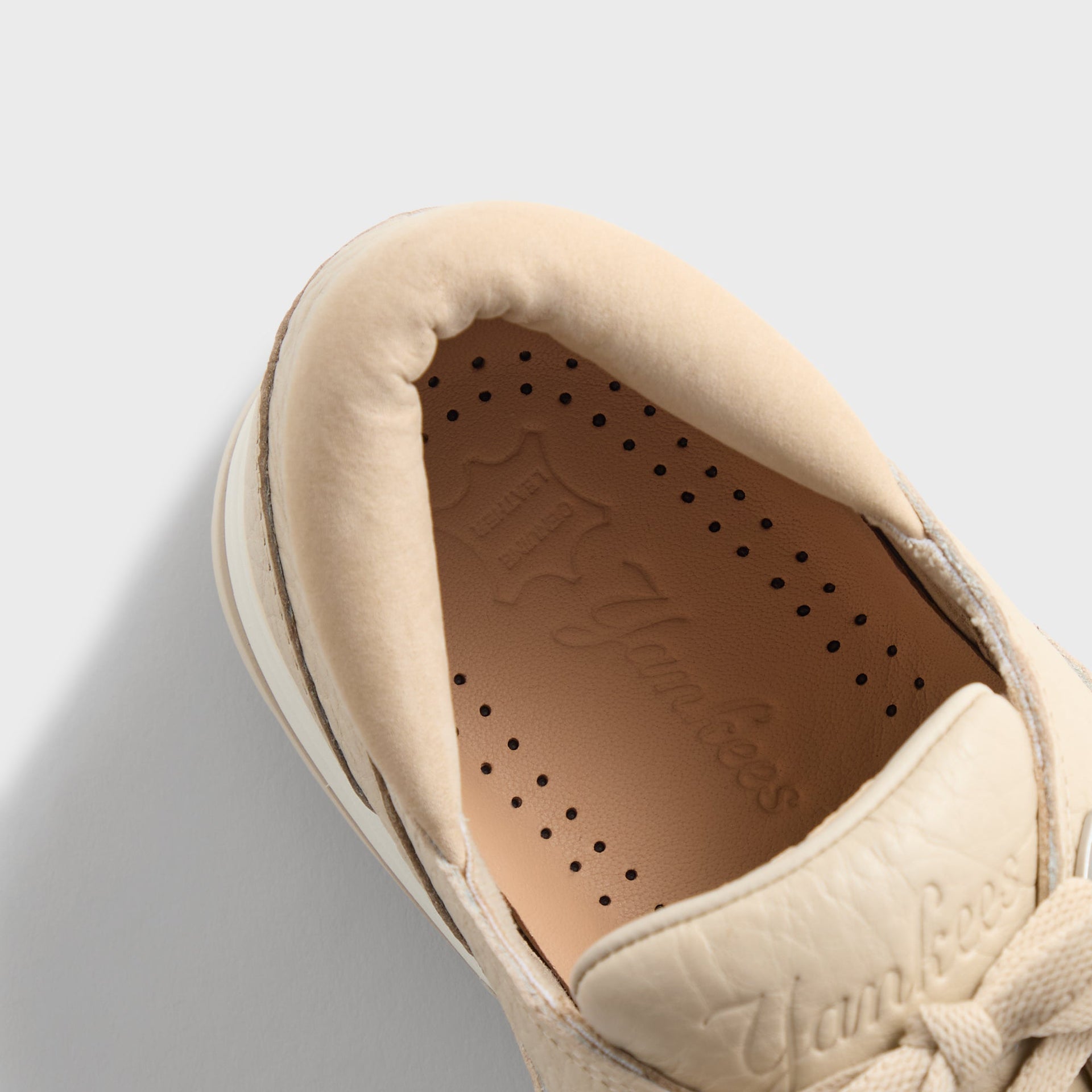 8th St by Ronnie Fieg for Clarks Originals & the New York Yankees Sunderland - Light Sand - PH