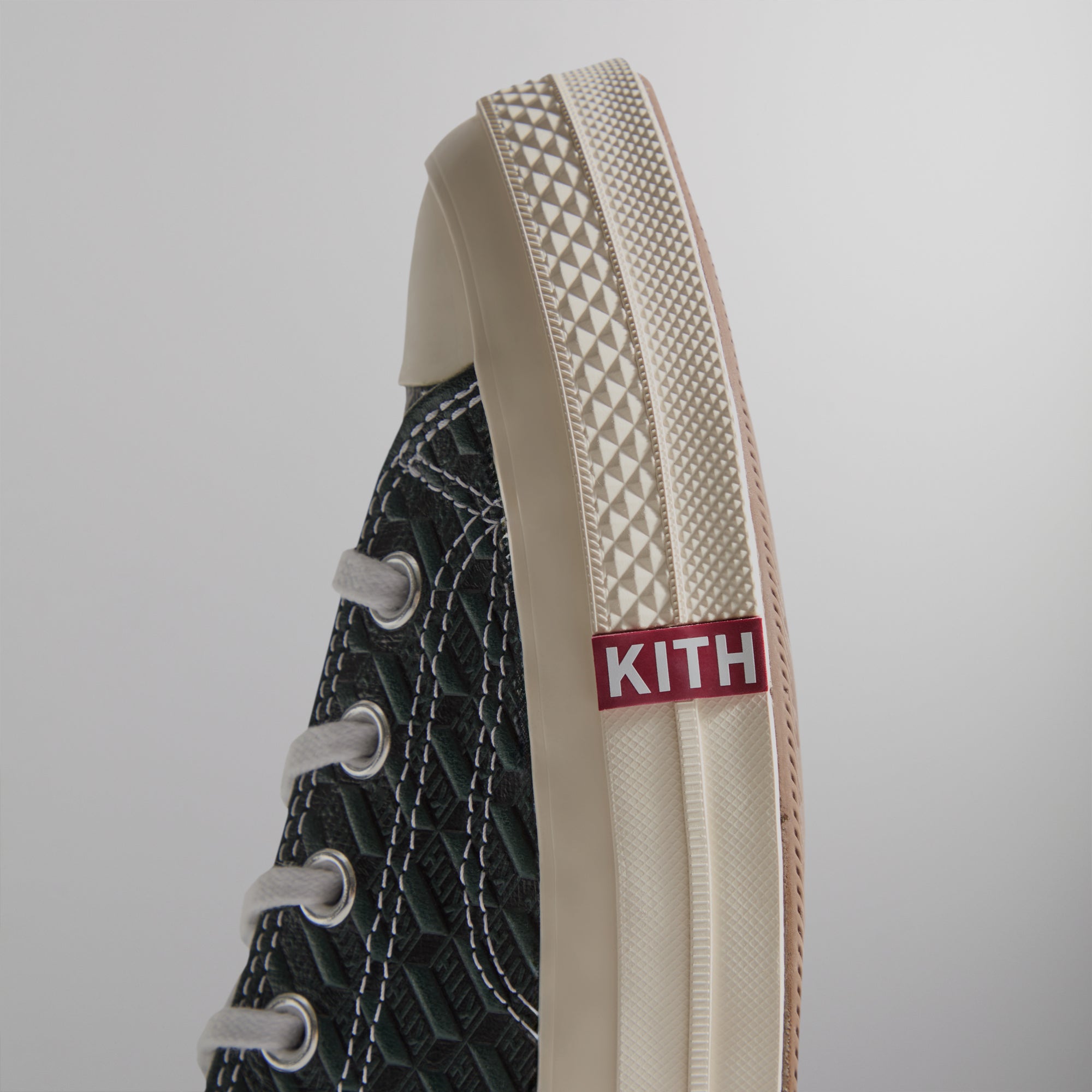 靴 Kith for Converse Chuck Taylor Kith x Converse Reconnect on the Chuck Taylor All Star