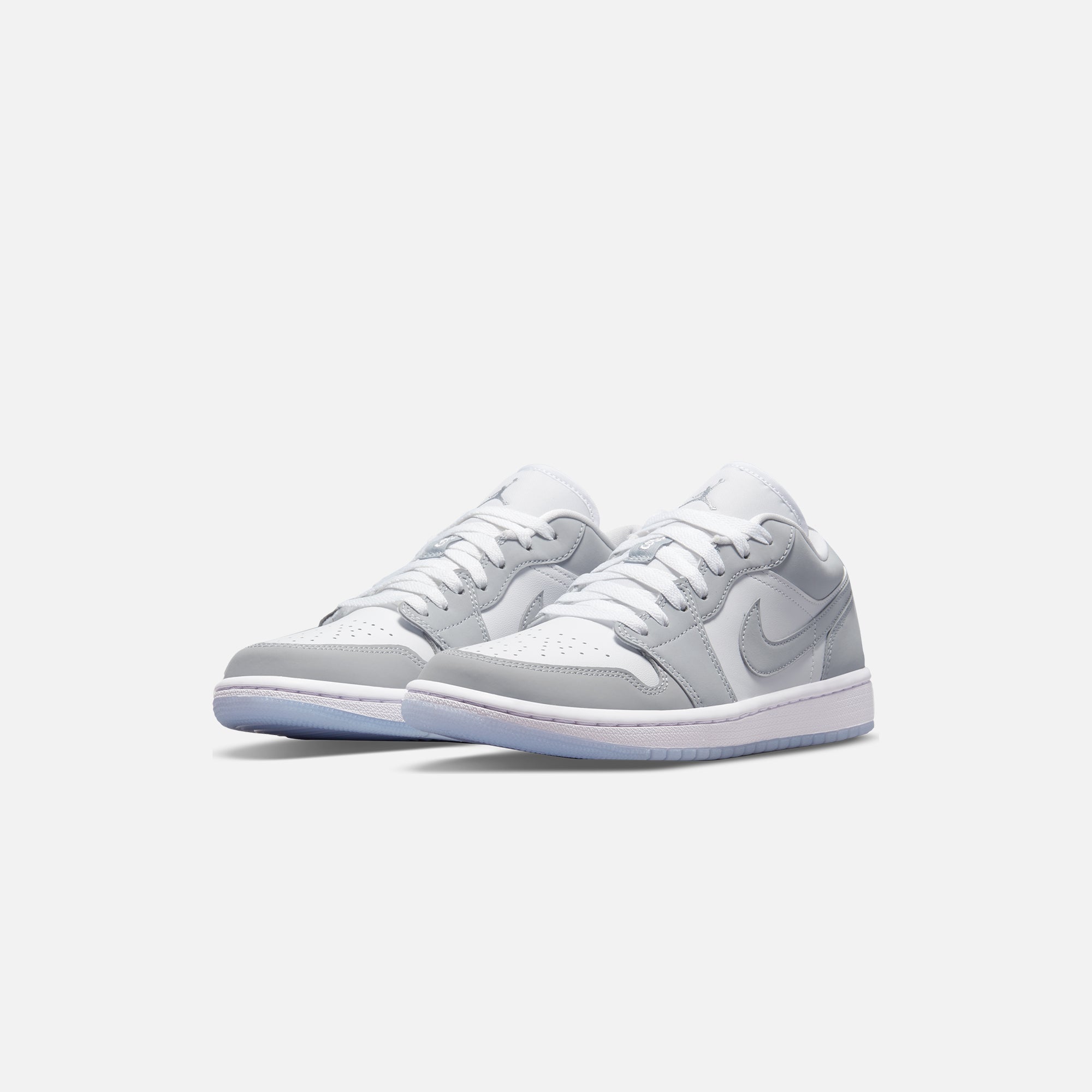 Nike Air Jordan 1 Low グレー/ホワイト Nike WMNS Air Jordan 1 Low - White / Wolf Grey / Aluminum – Kith
