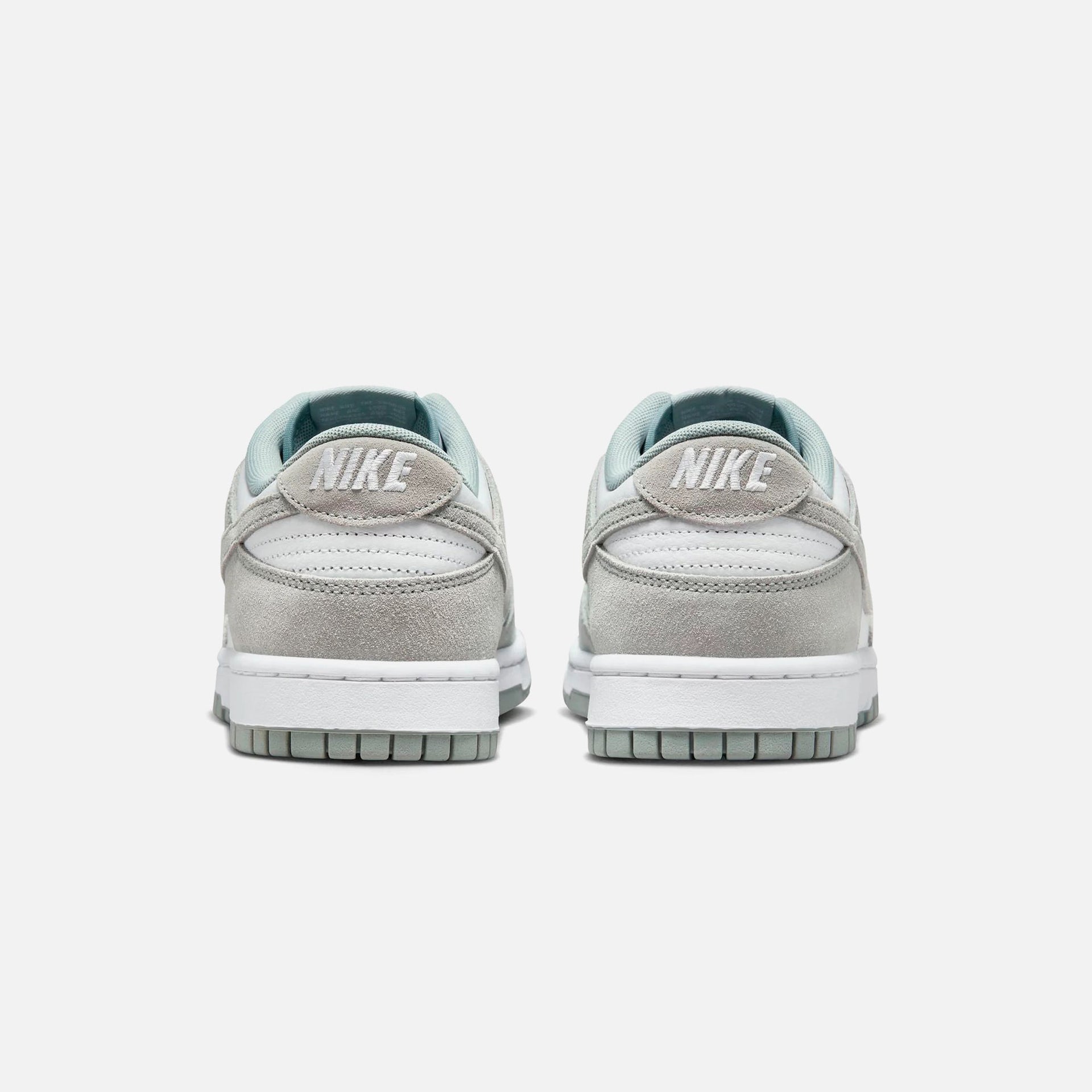 Nike Dunk Low Retro SE - White / Light Pumice