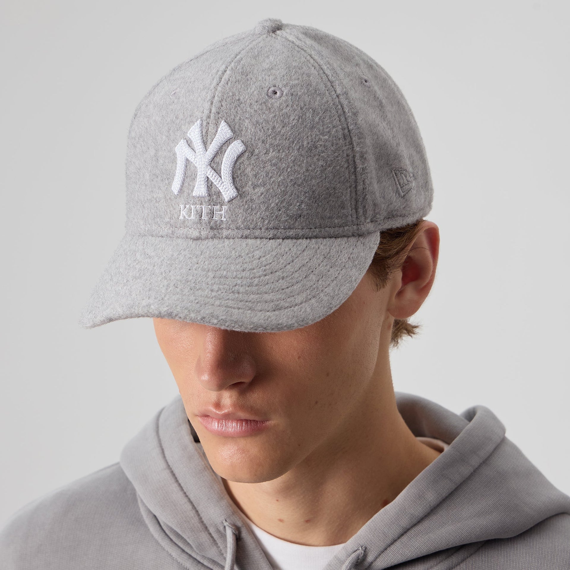 Kith & New Era for the New York Yankees Melton Wool 59FIFTY Low Profile - Light Heather Grey - PH