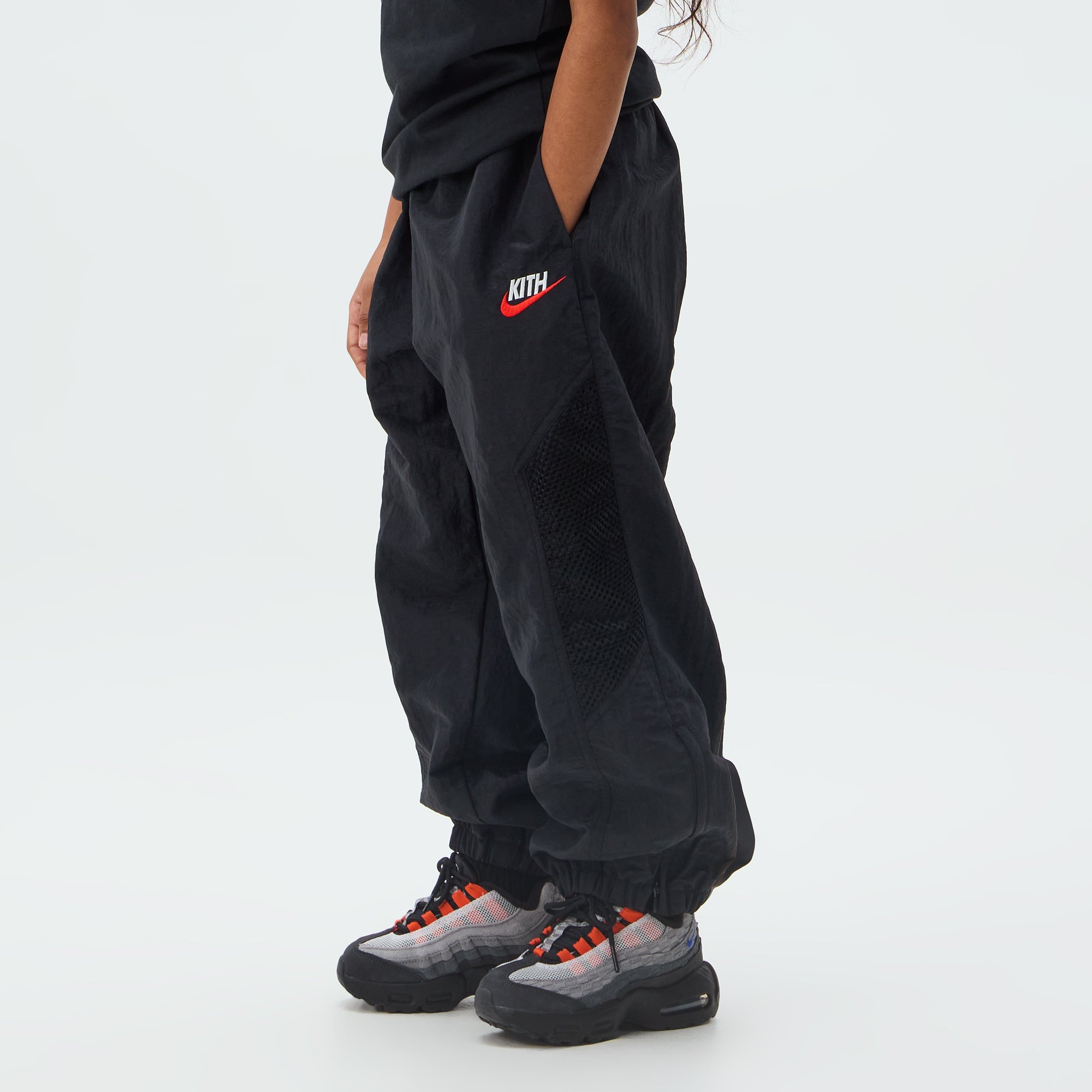 KITH Nike pant Mサイズ Kith Kids for Nike Track Pant - Black – Kith Canada