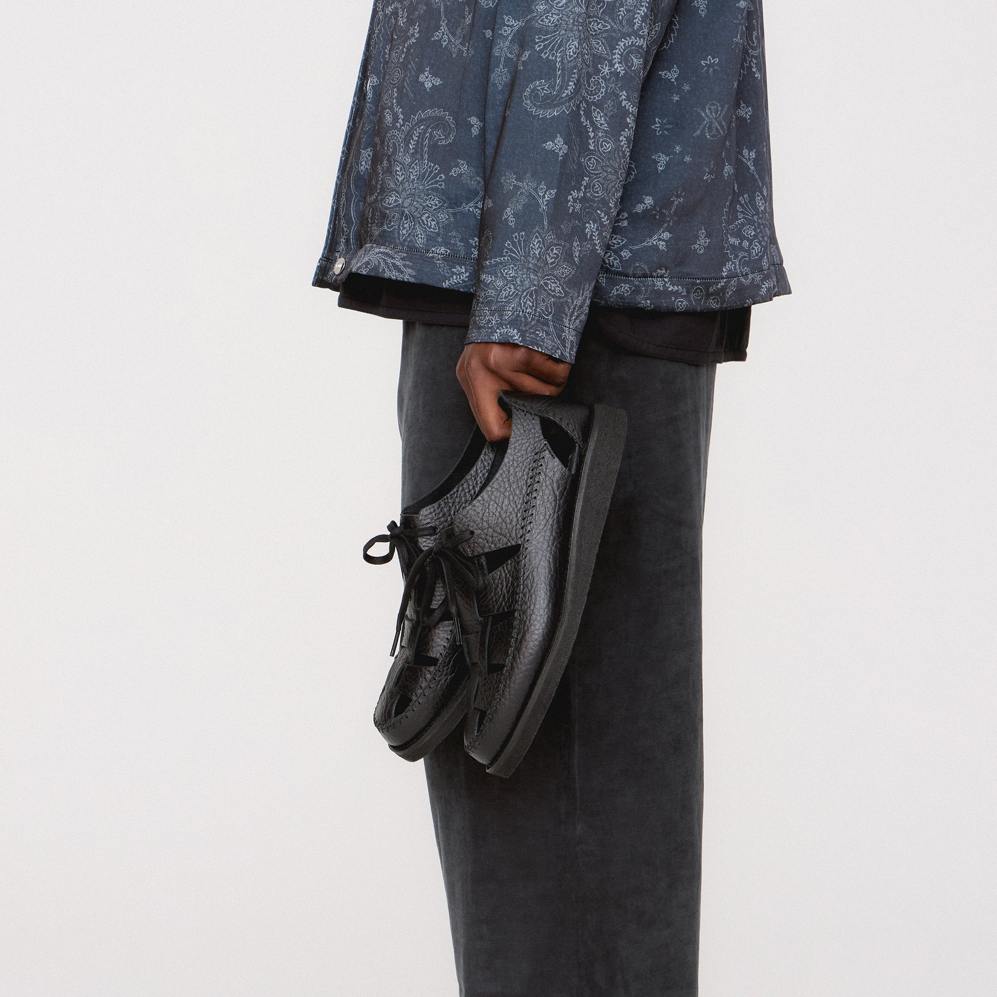 8th St by Ronnie Fieg for Clarks Originals Ridgevale - Black