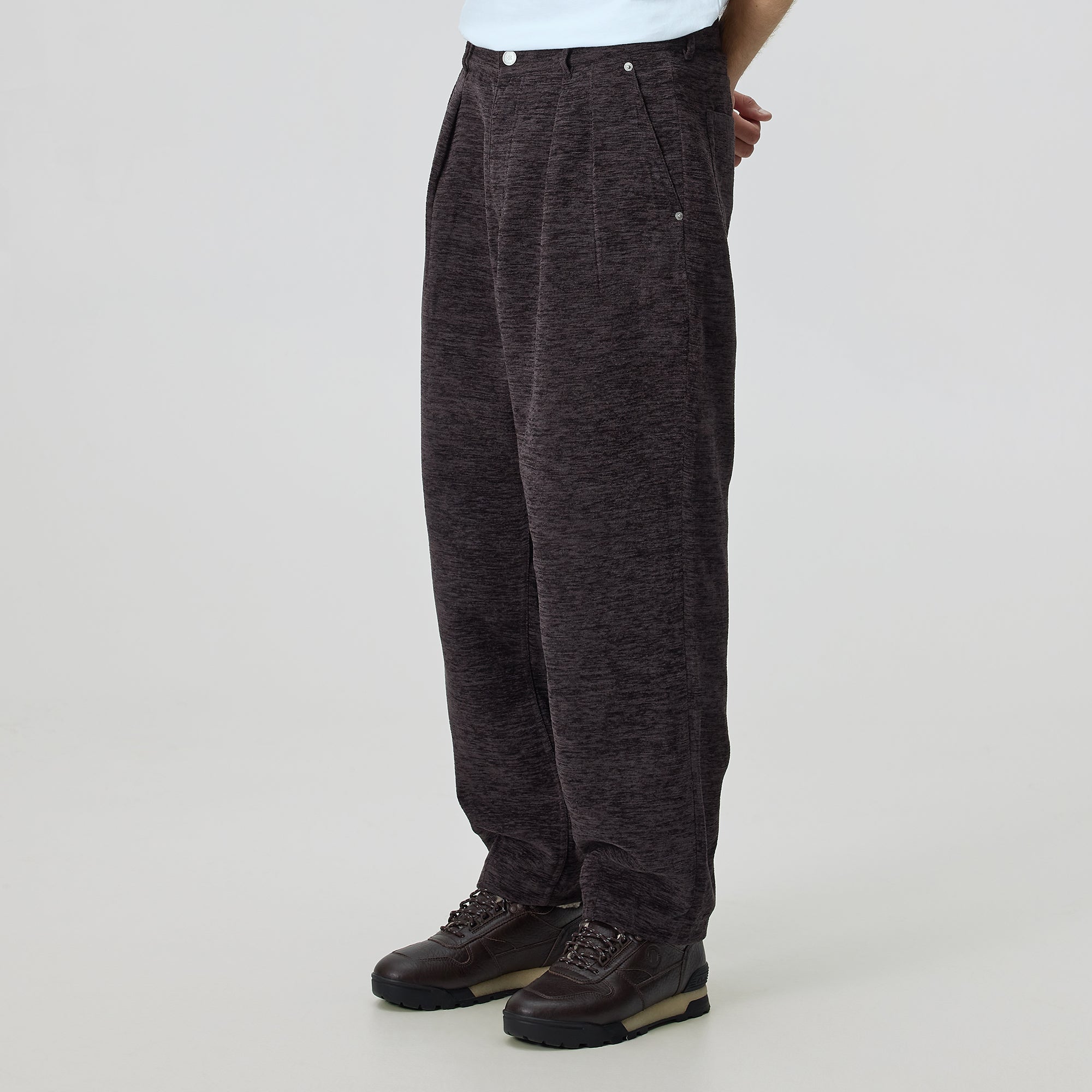 KITH パンツ Kith Chenille Brett Pleated Taper Trouser - Kindling – Kith Canada
