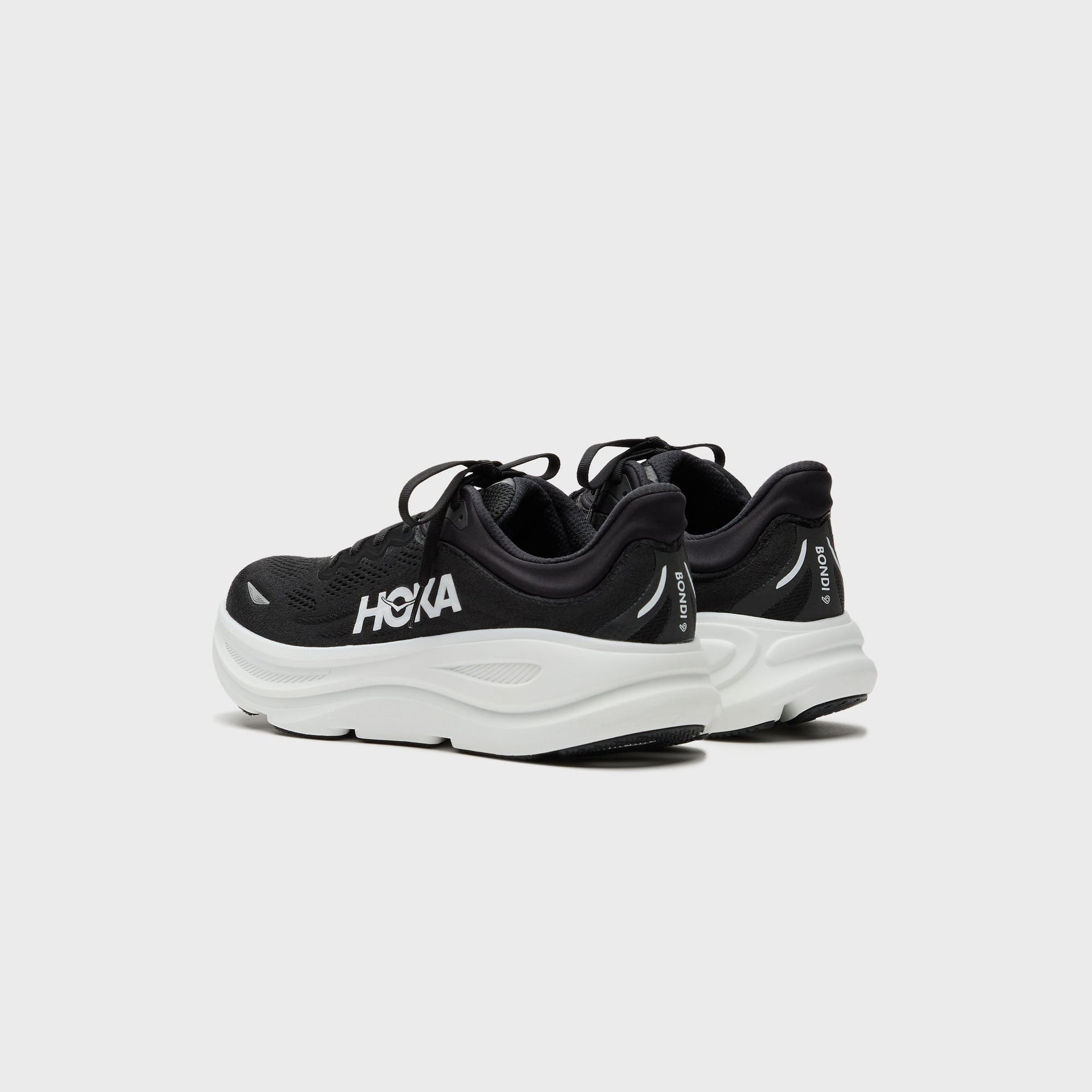 HOKA WMNS Bondi 9 - Black / White