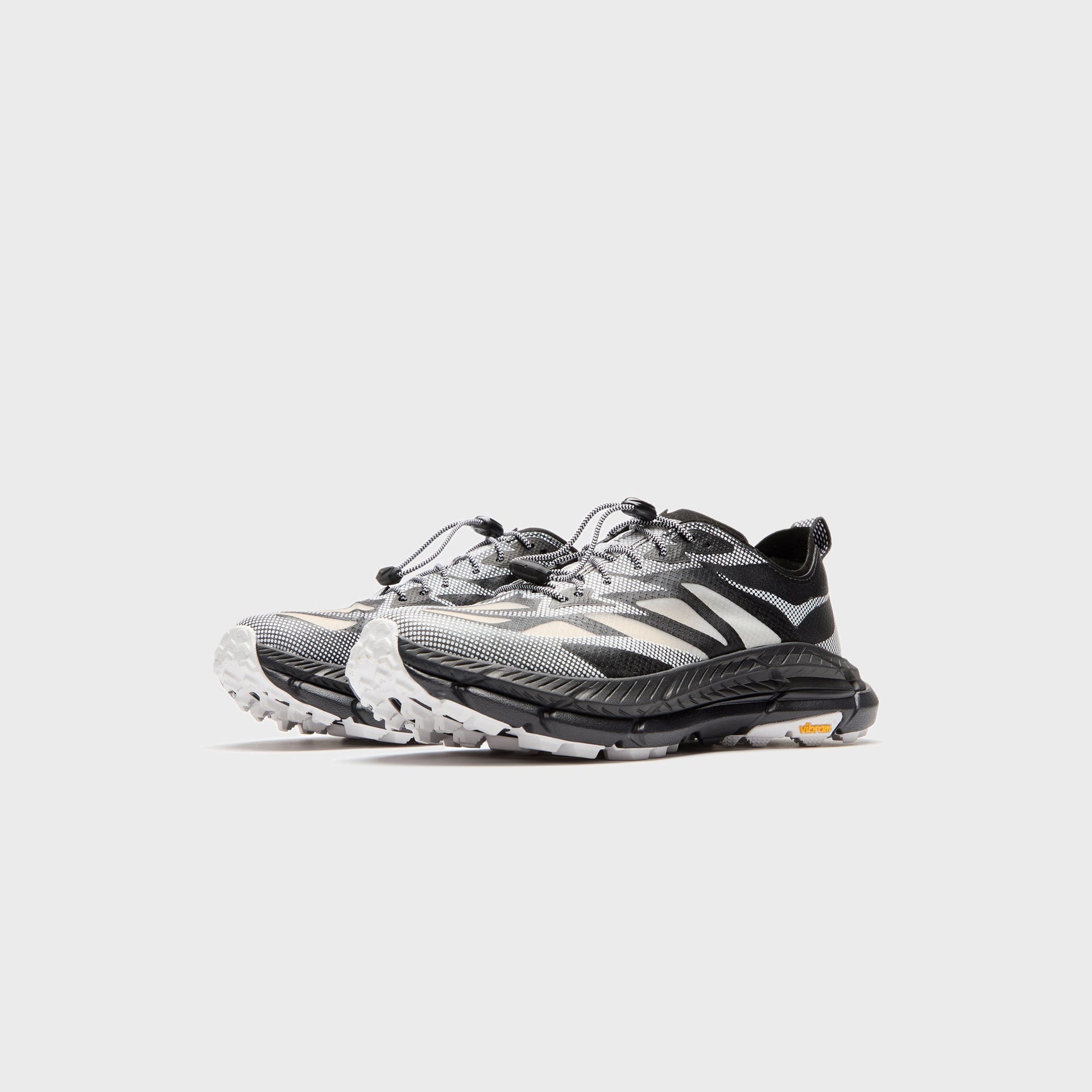 HOKA U Mafate Speed 4 Lite Ts - Black / White