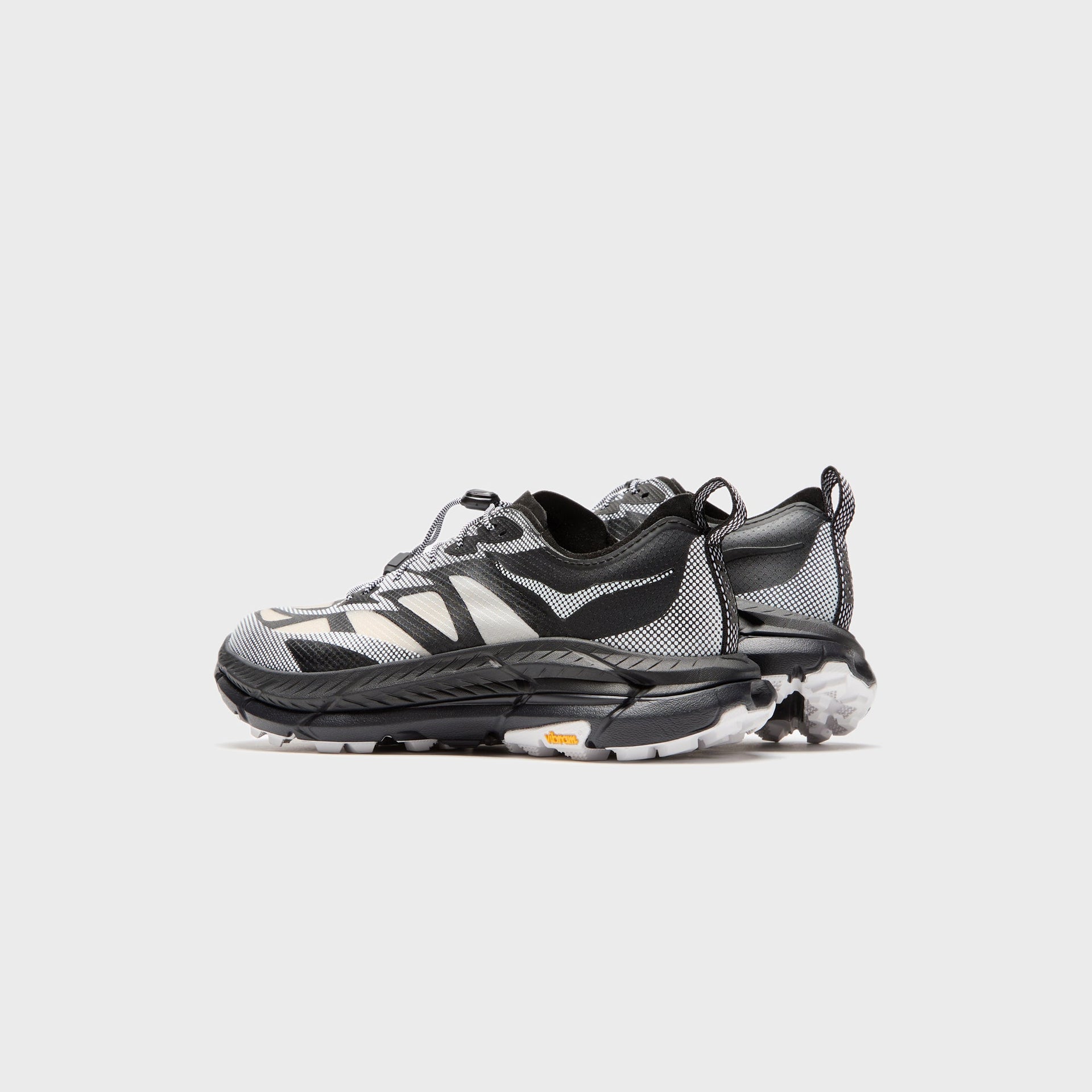 HOKA U Mafate Speed 4 Lite Ts - Black / White