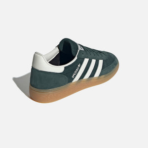 adidas WMNS Handball Spezial - Mineral Green / Off White / Gum