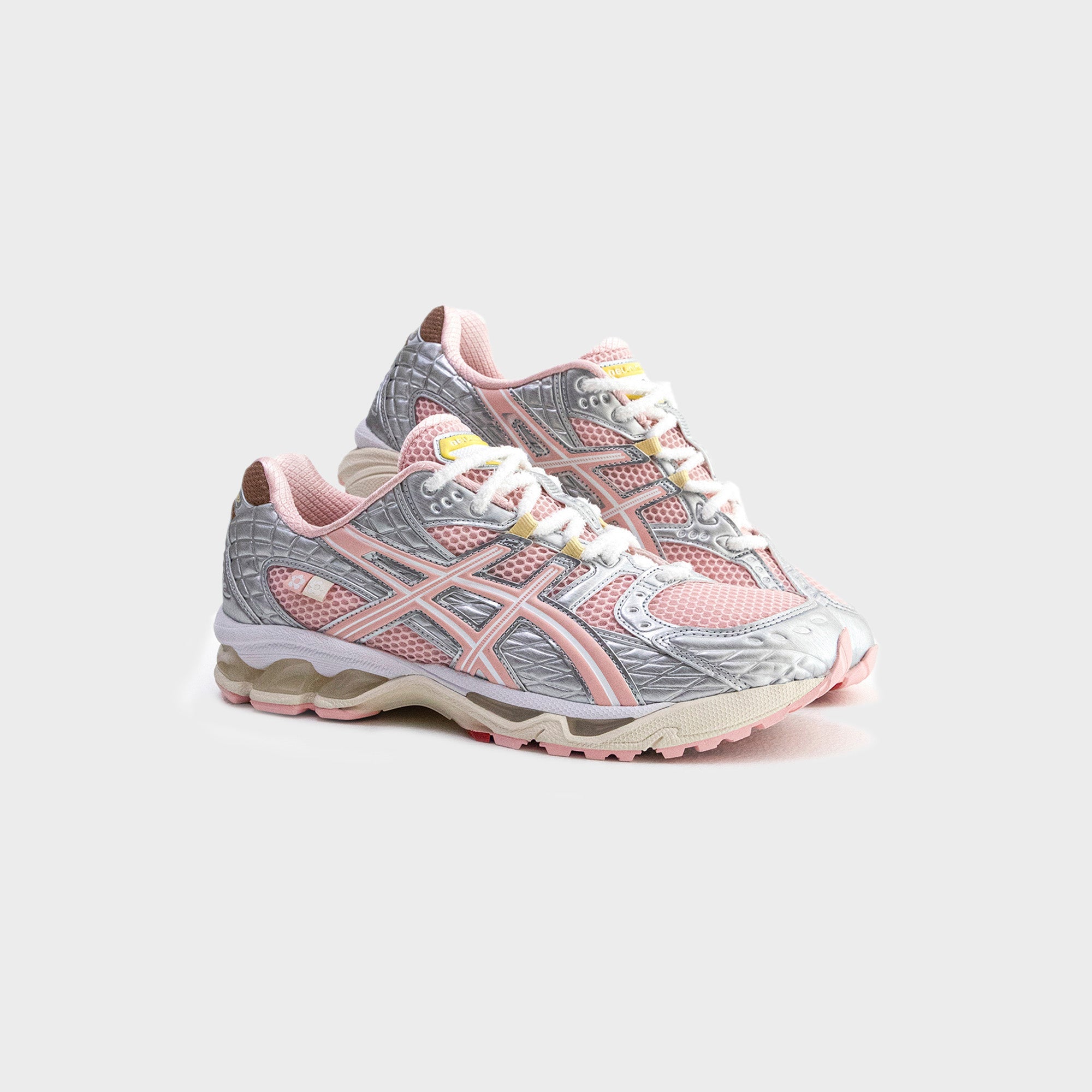 ASICS x VANDYTHEPINK Gel-Nimbus 10.1 - Strawberry Cream
