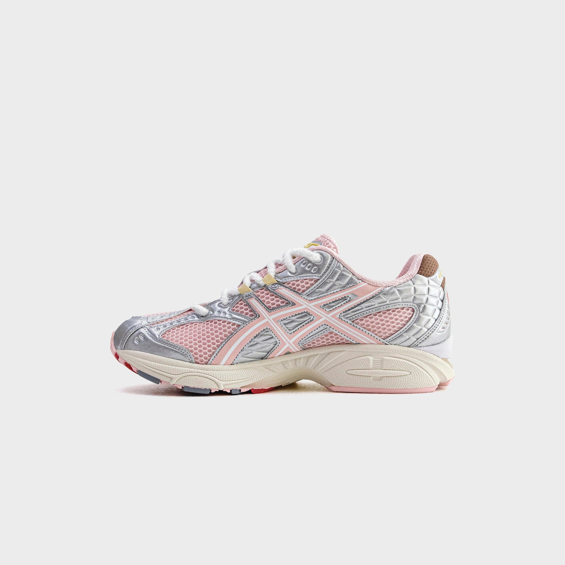 ASICS x VANDYTHEPINK Gel-Nimbus 10.1 - Strawberry Cream / Strawberry Cream