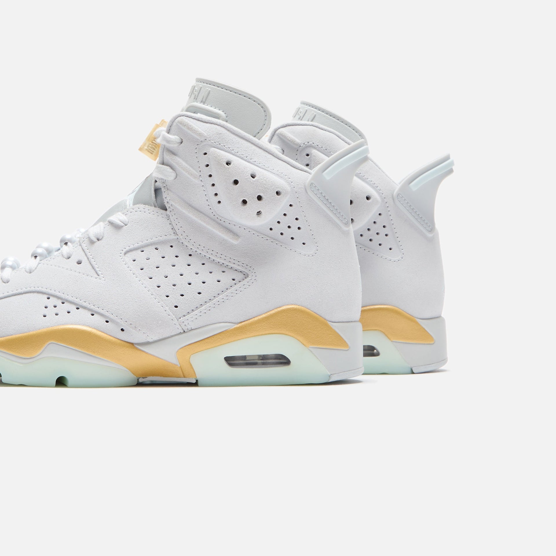 WMNS Air Jordan 6 Retro - Pure Platinum / Metallic Gold / Coconut Milk / Glacier Blue