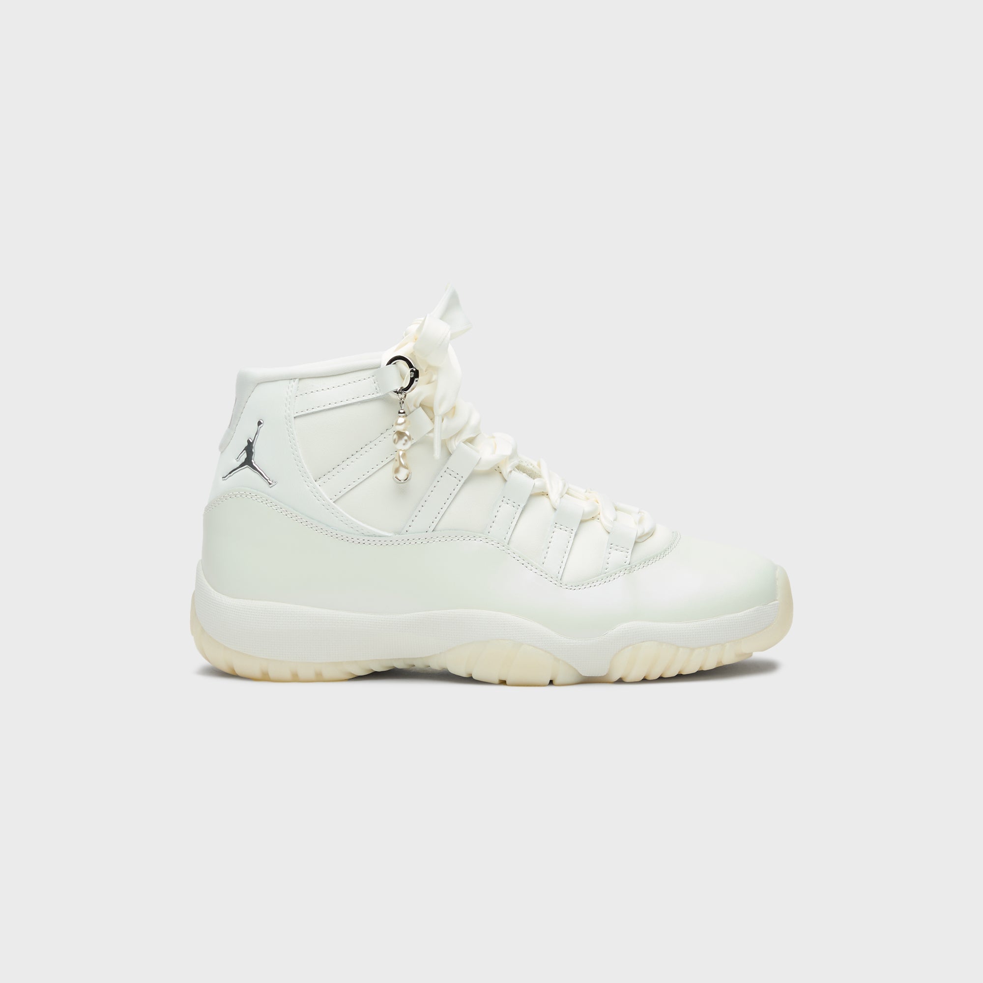 Jordan WMNS Air Jordan 11 Retro - Sail / White / Metallic Silver
