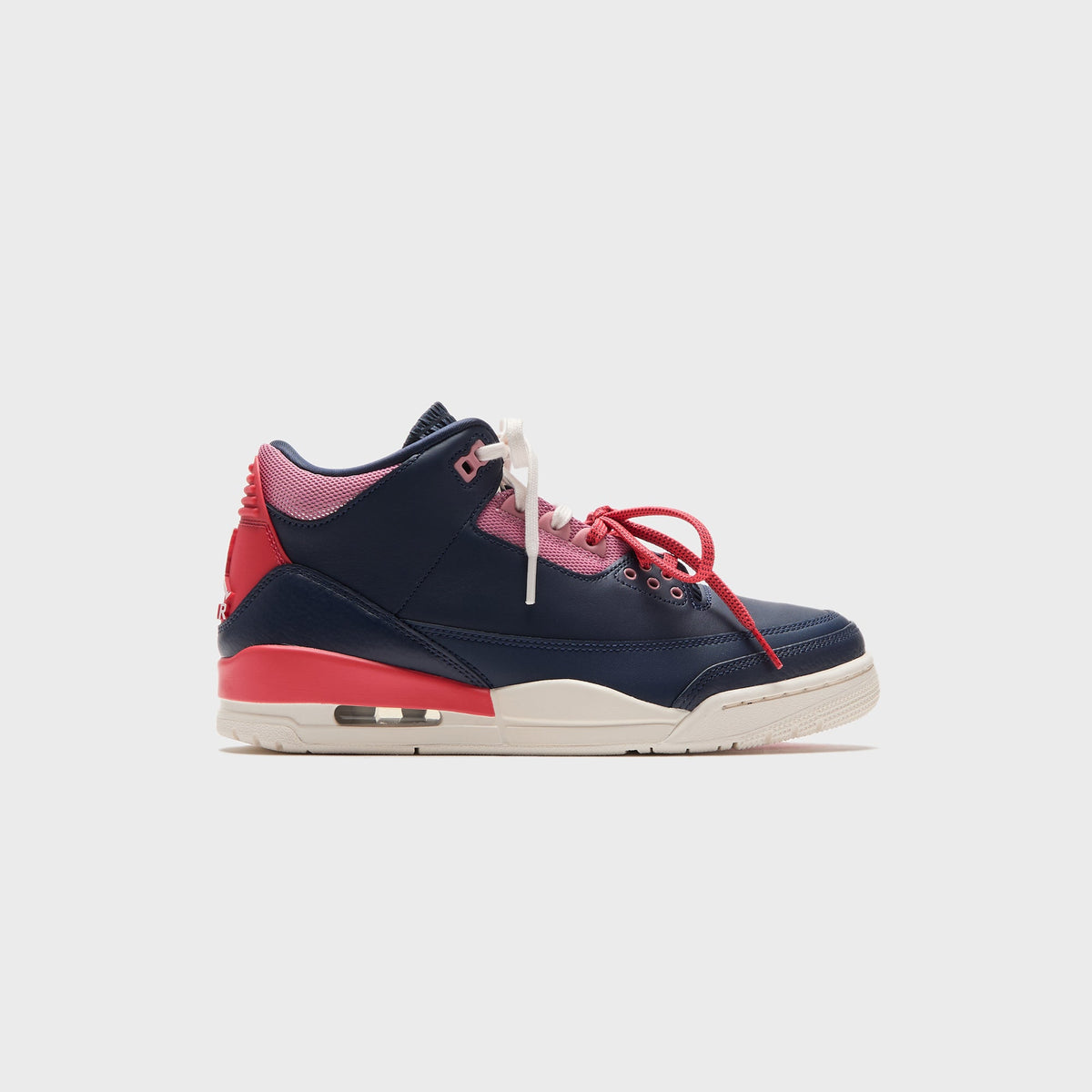 Jordan WMNS Air Jordan 3 Retro - Obsidian / Track Red