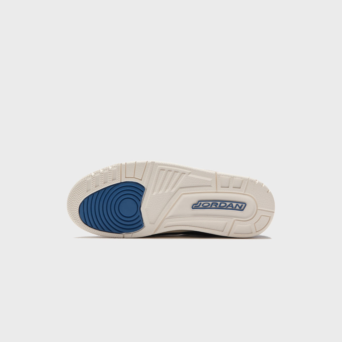 Jordan WMNS Air Jordan 3 Retro - Obsidian / Track Red