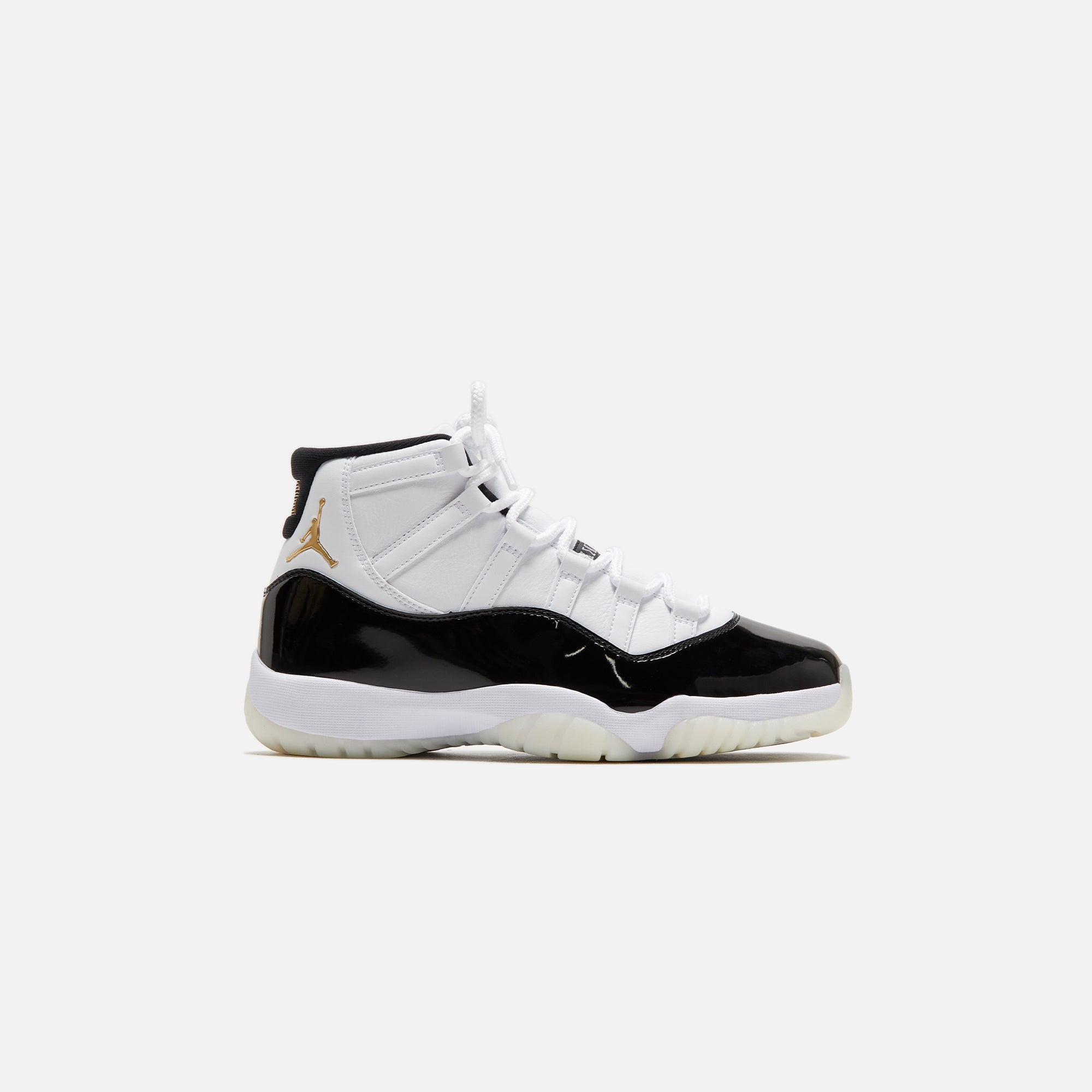 Jordan white clearance black and gold