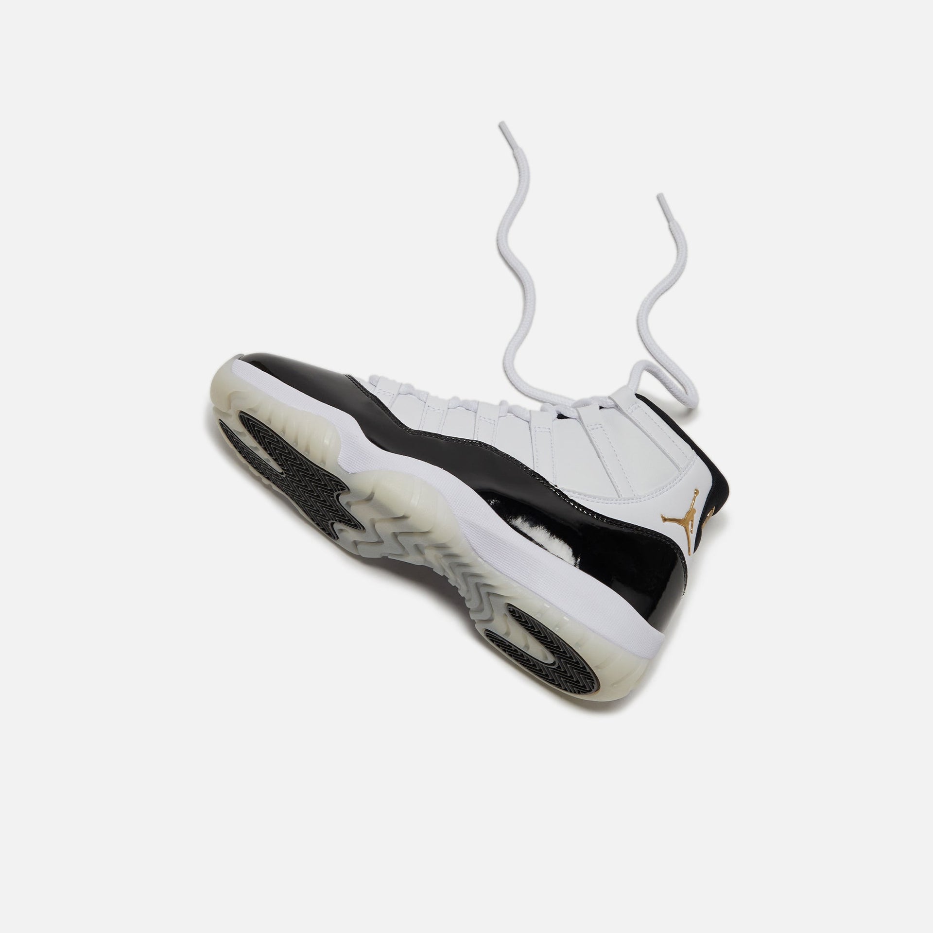 Nike Air Jordan 11 Retro - White / Black / Metallic Gold