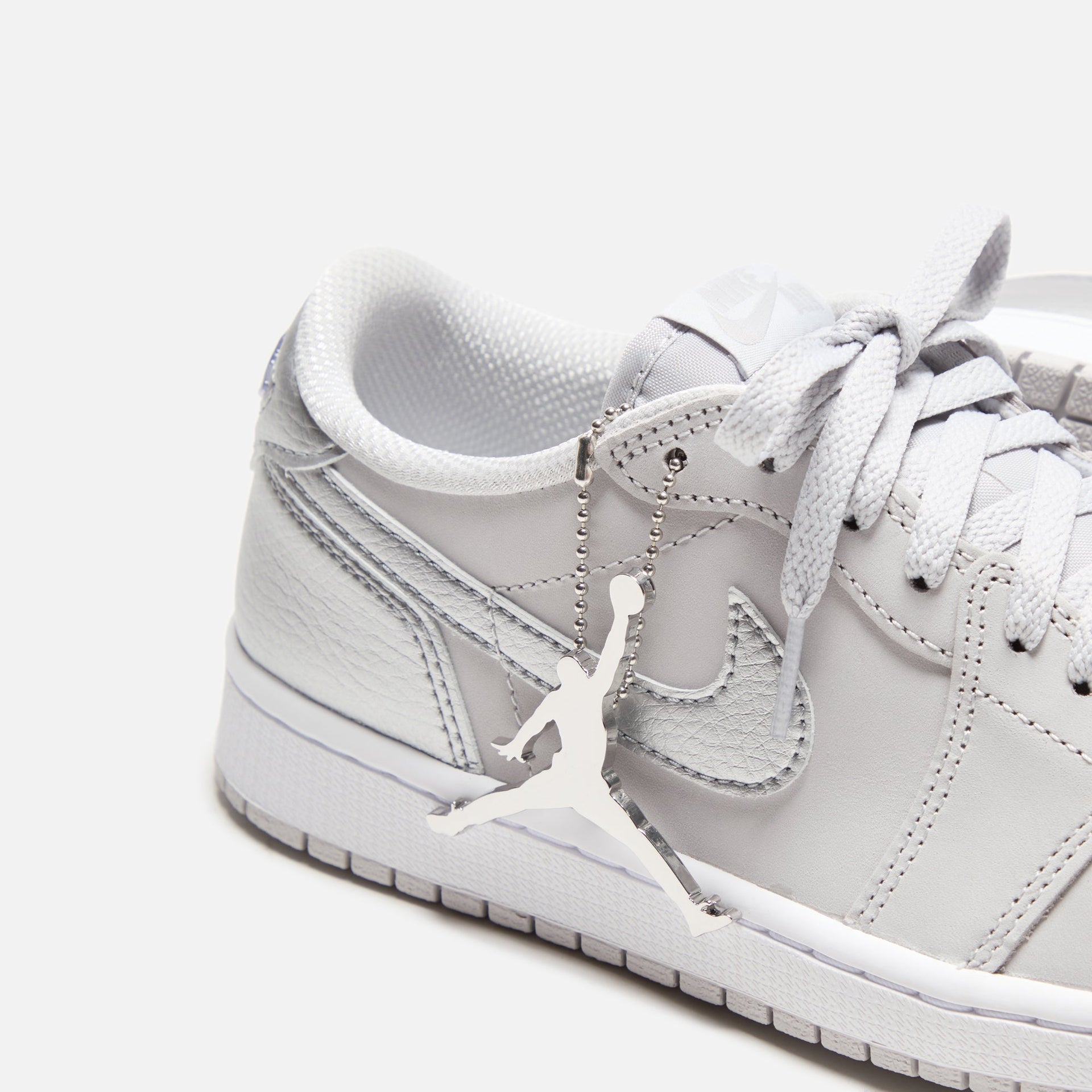 Jordan Air Jordan 1 Low OG - Neutral Grey / Metallic Silver / White