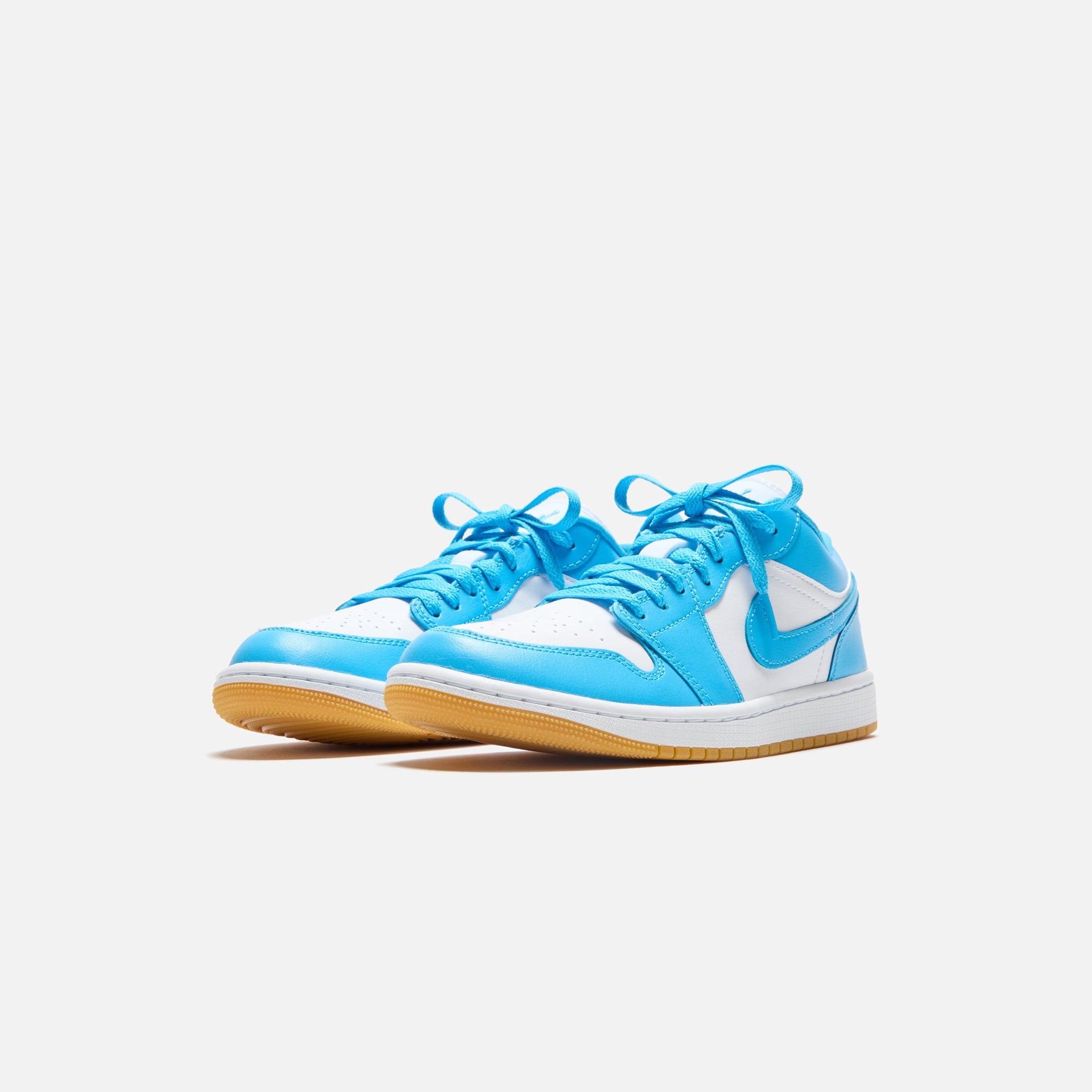 Nike WMNS Air Jordan 1 Low - White / Gum Light Brown / Dark Powder Blue