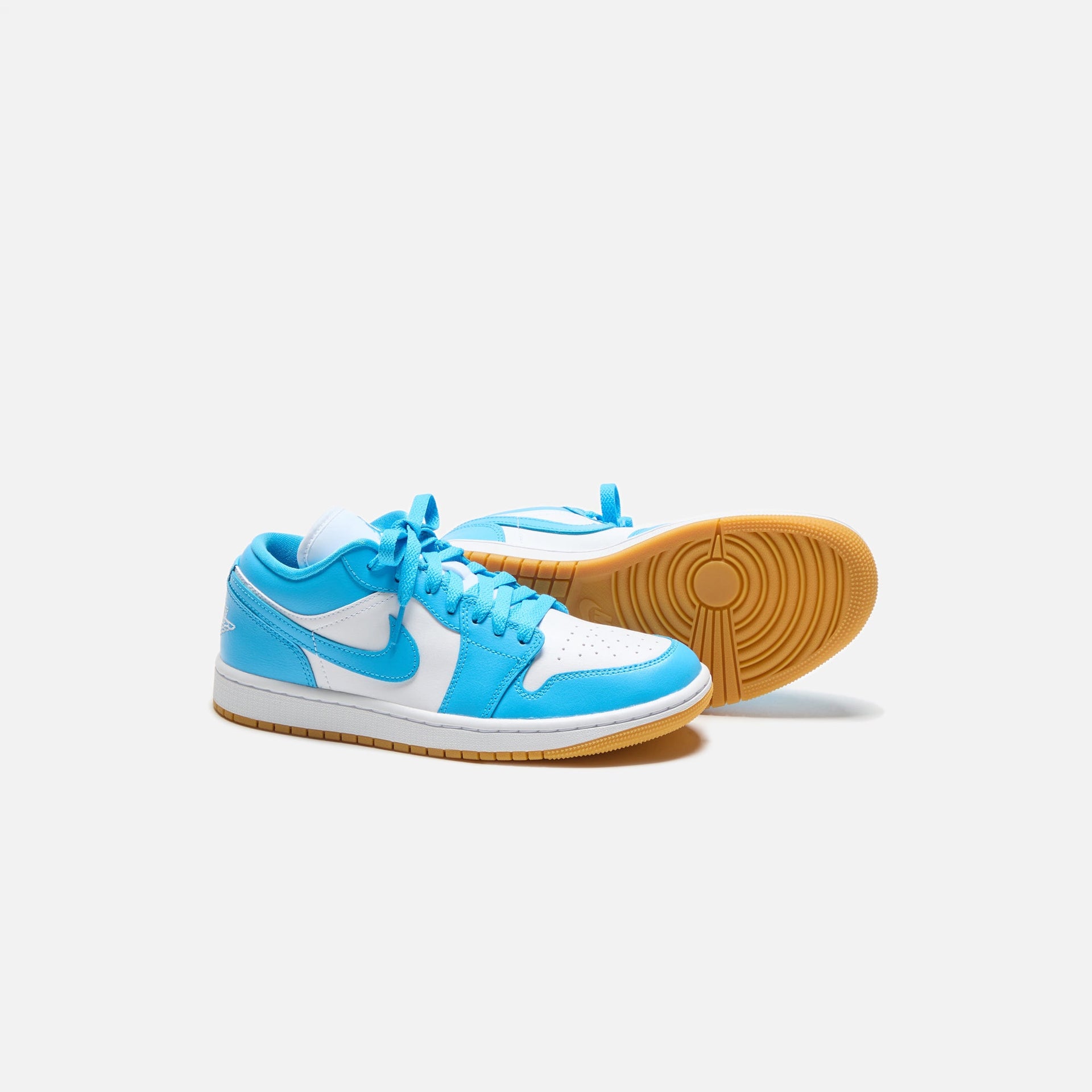 Nike WMNS Air Jordan 1 Low - White / Gum Light Brown / Dark Powder Blue