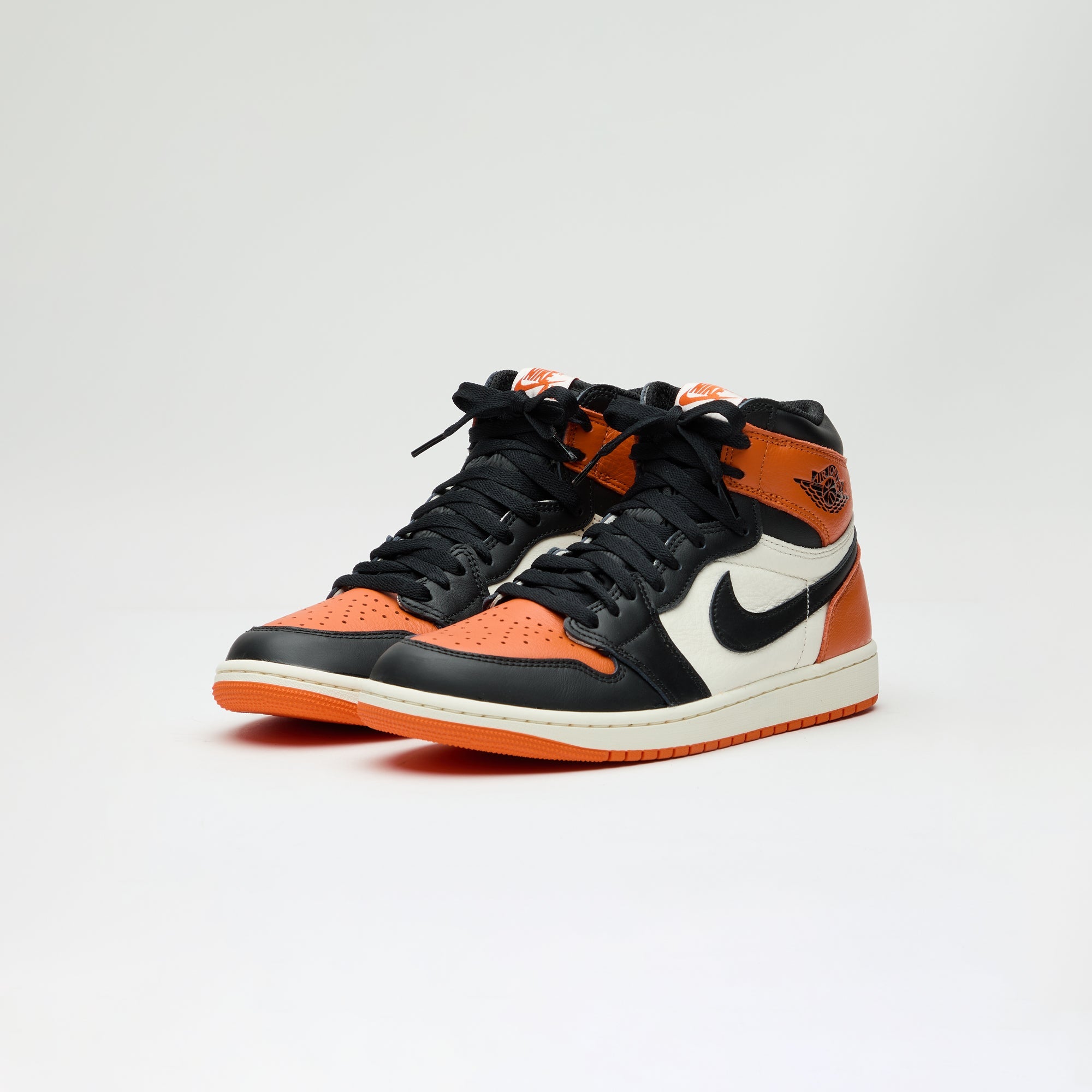 Jordan Air Jordan 1 High OG - Black / Sail / Starfish – Kith Canada