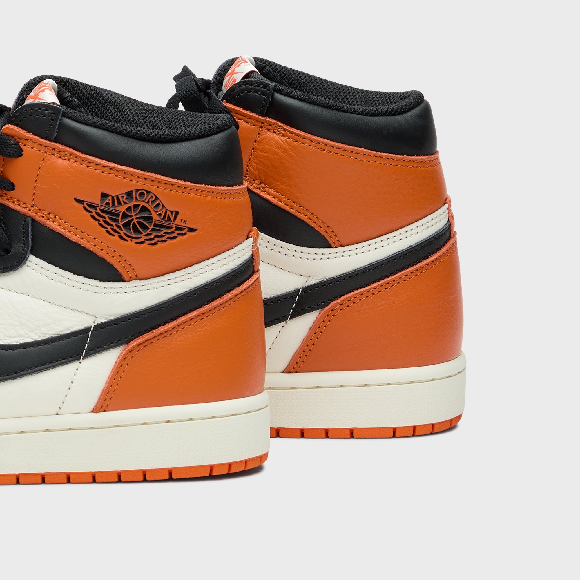 Jordan Air Jordan 1 High OG - Black / Sail / Starfish – Kith Canada