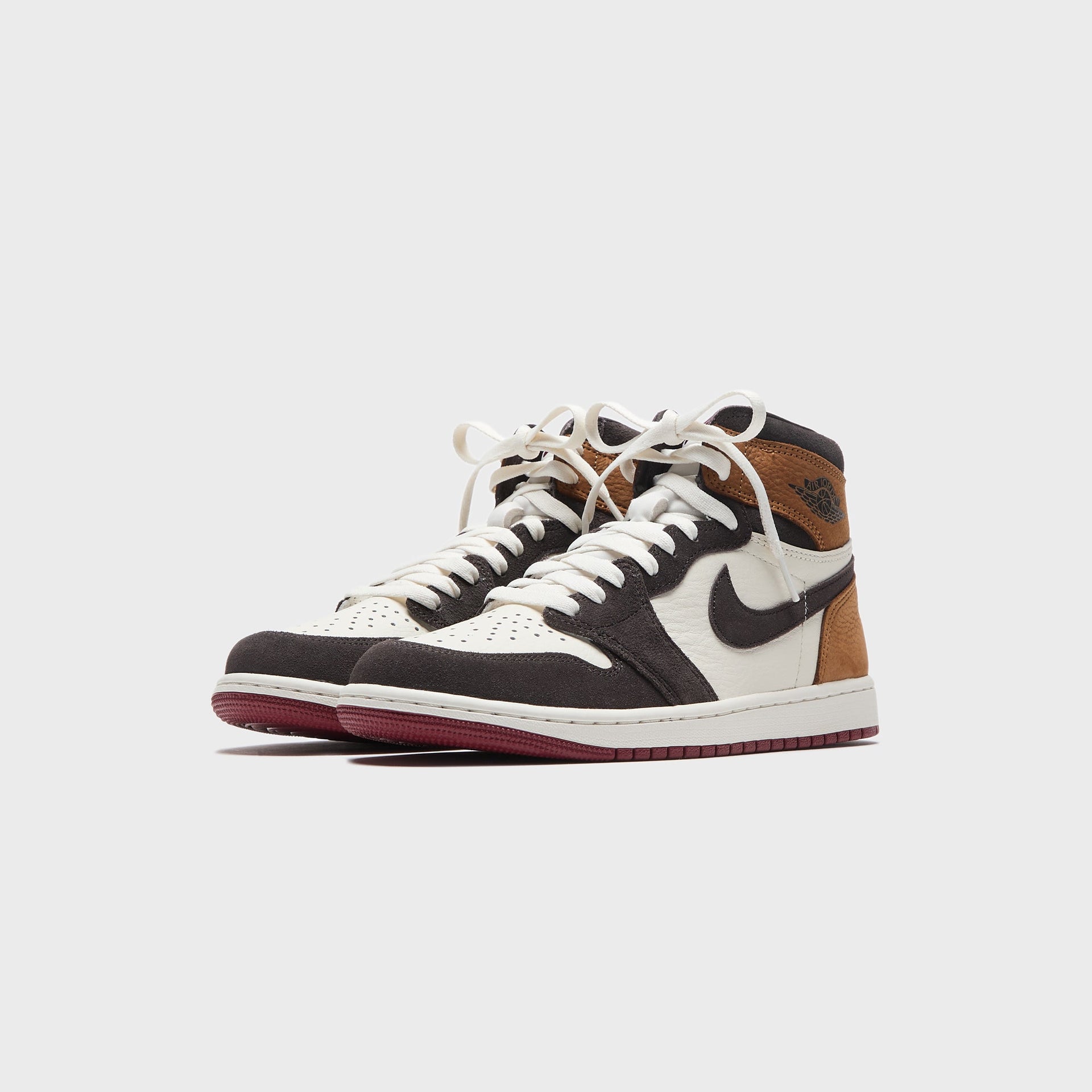 Jordan Air Jordan 1 High OG - Shadow Brown / Soft Pearl / Light British Tan / Team Red