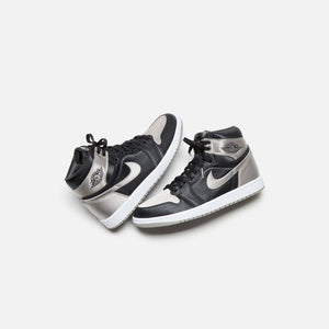 Jordan WMNS Air Jordan 1 Retro High OG - Black / Medium Grey / White